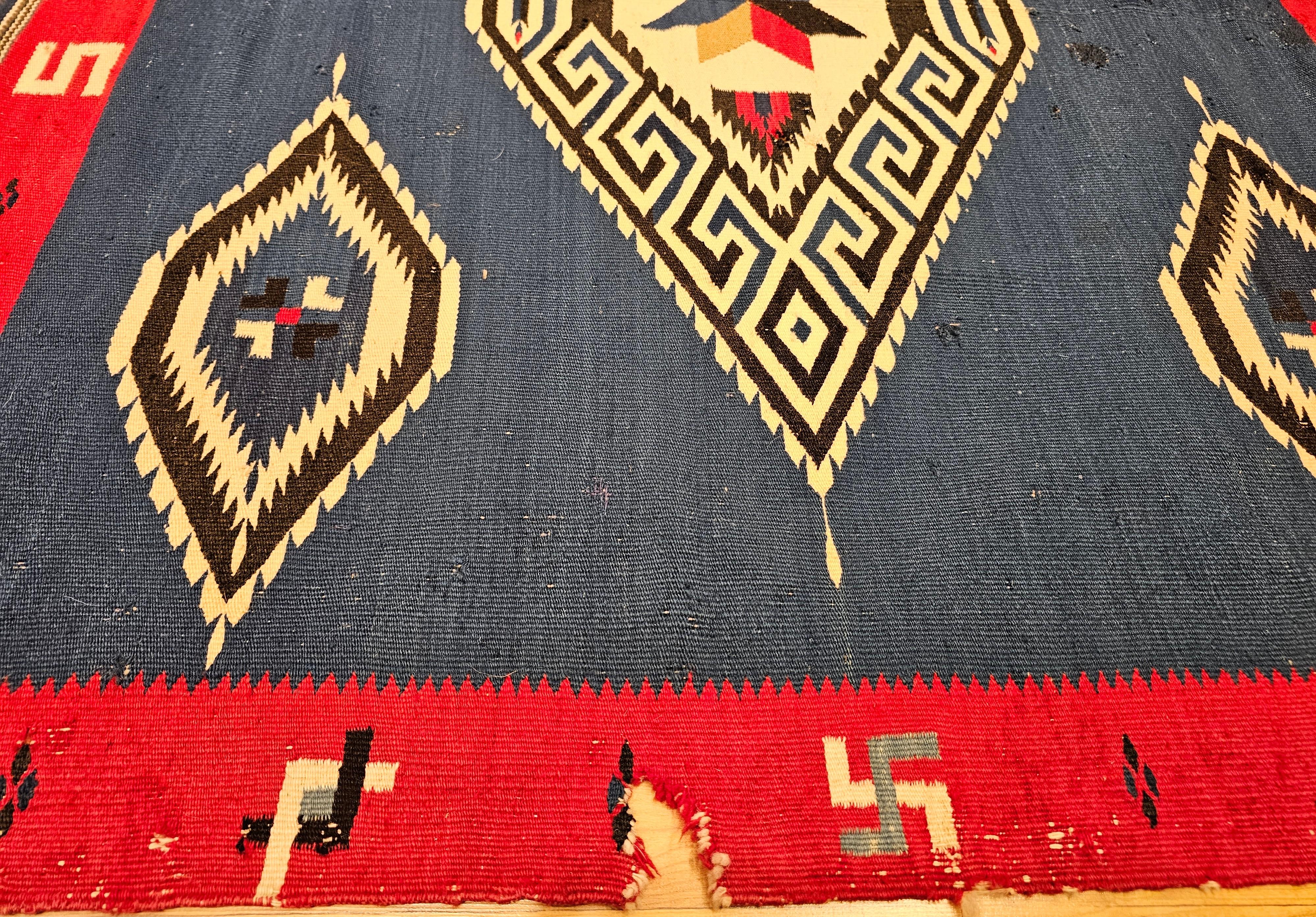 Antique kilim mexicain Saltillo Serape tissé à plat en bleu royal, rouge, ivoire en vente 1