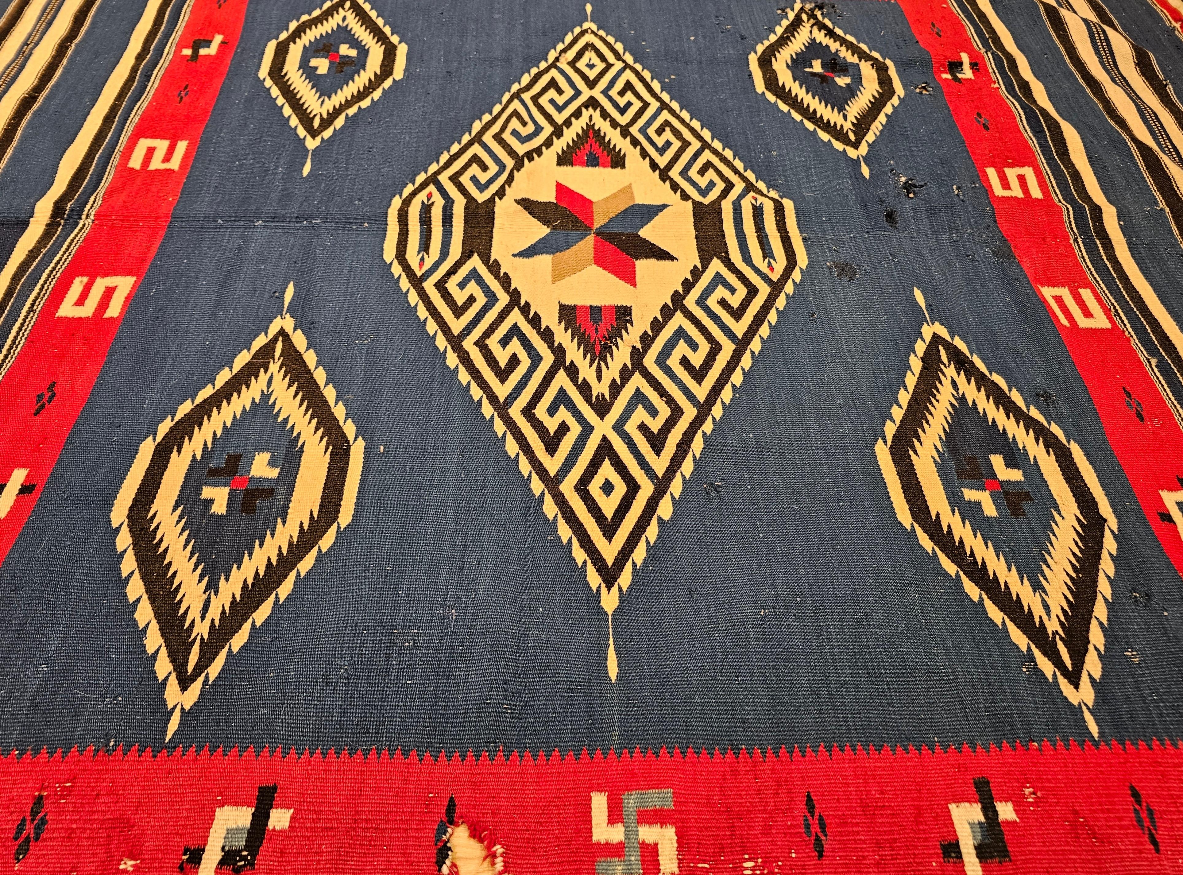 Antique kilim mexicain Saltillo Serape tissé à plat en bleu royal, rouge, ivoire en vente 2