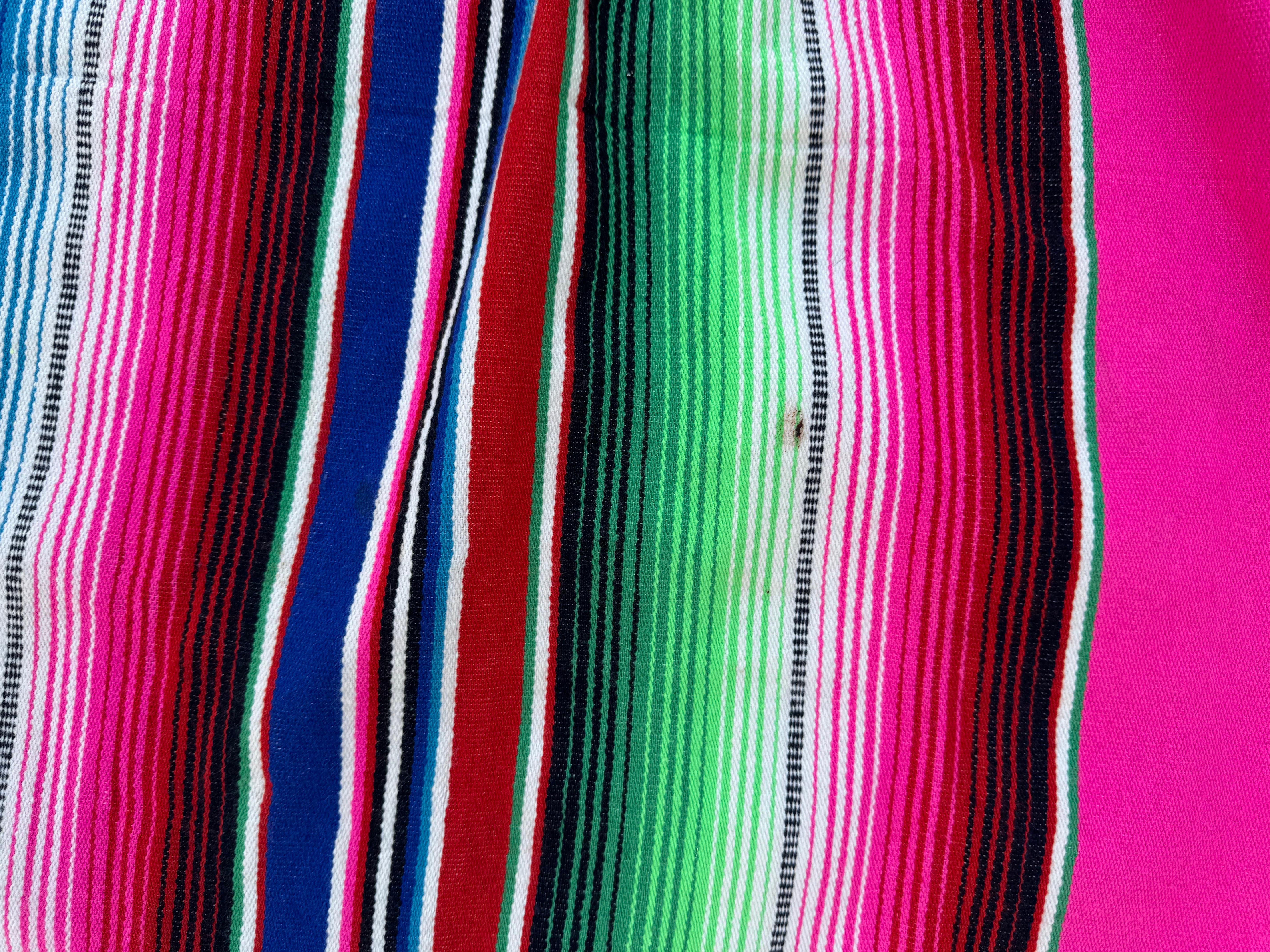 Fine XX secolo Coperta messicana vintage Serape a righe arcobaleno in vendita