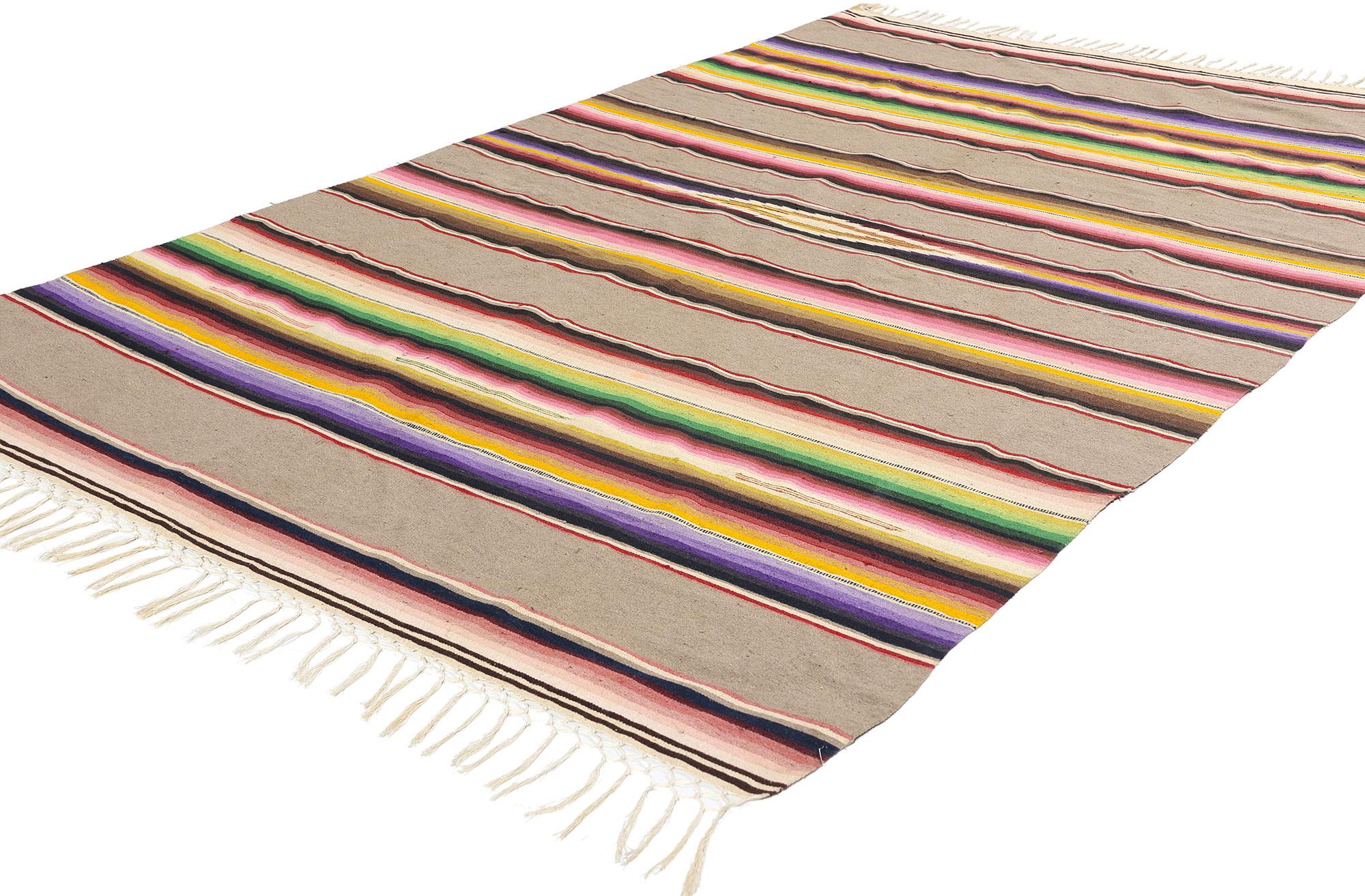 78788 Couverture Vintage Mexican Saltillo Serape, 04'03 x 07'00. Les couvertures mexicaines en laine de Saltillo sont des textiles traditionnels de Saltillo, Coahuila, réputés pour leurs couleurs vives, leurs motifs complexes et leur fabrication