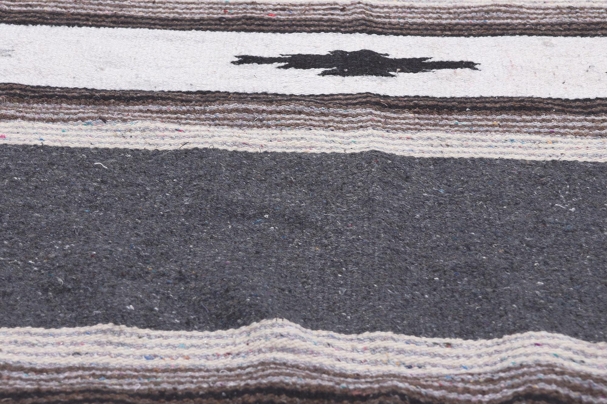 Mexikanischer Serape-Kelim-Teppich im Vintage-Stil mit subtilem Südwest-Stil (20. Jahrhundert) im Angebot