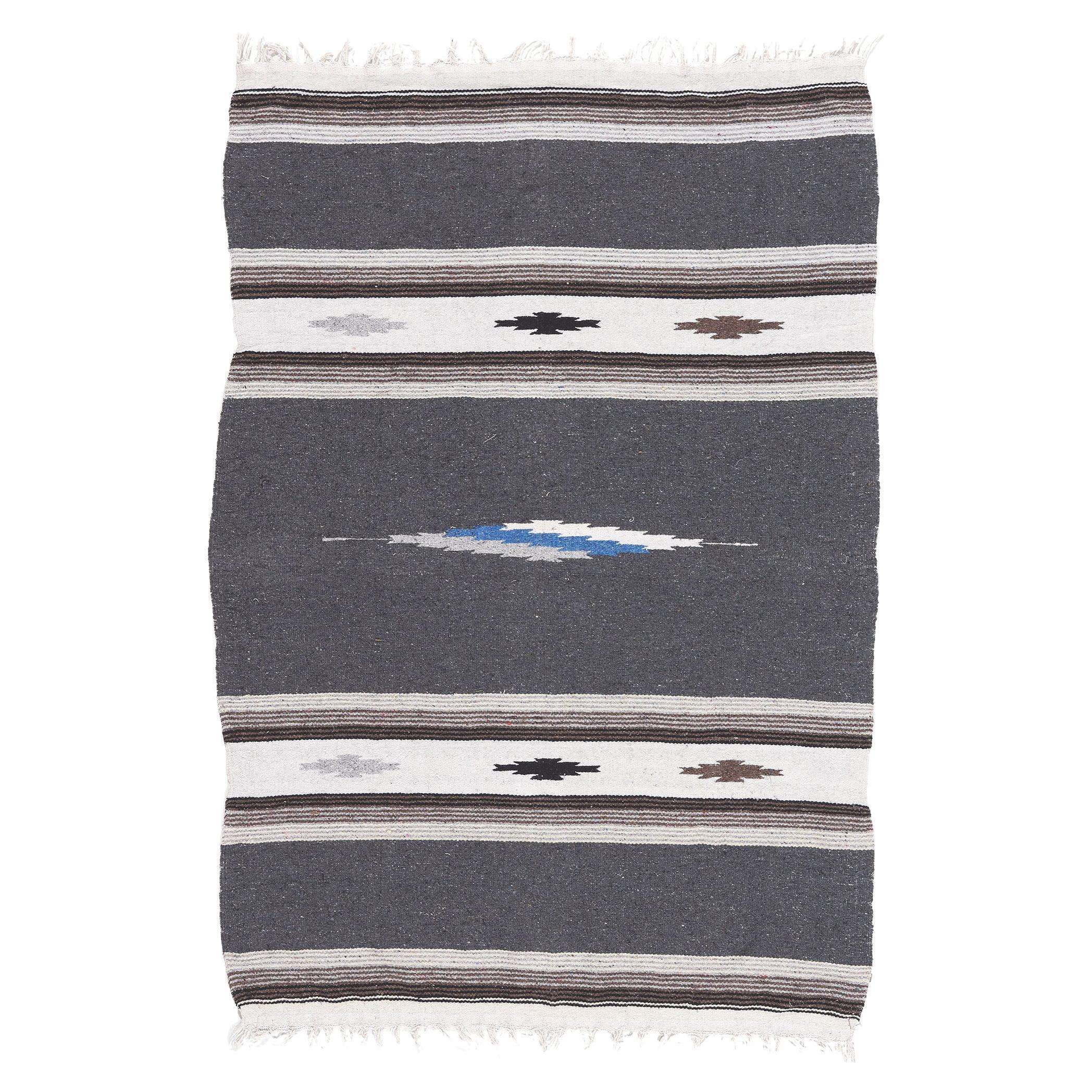 Rug & Kilim Serape Blanket mexicain d'époque au style subtil du sud-ouest