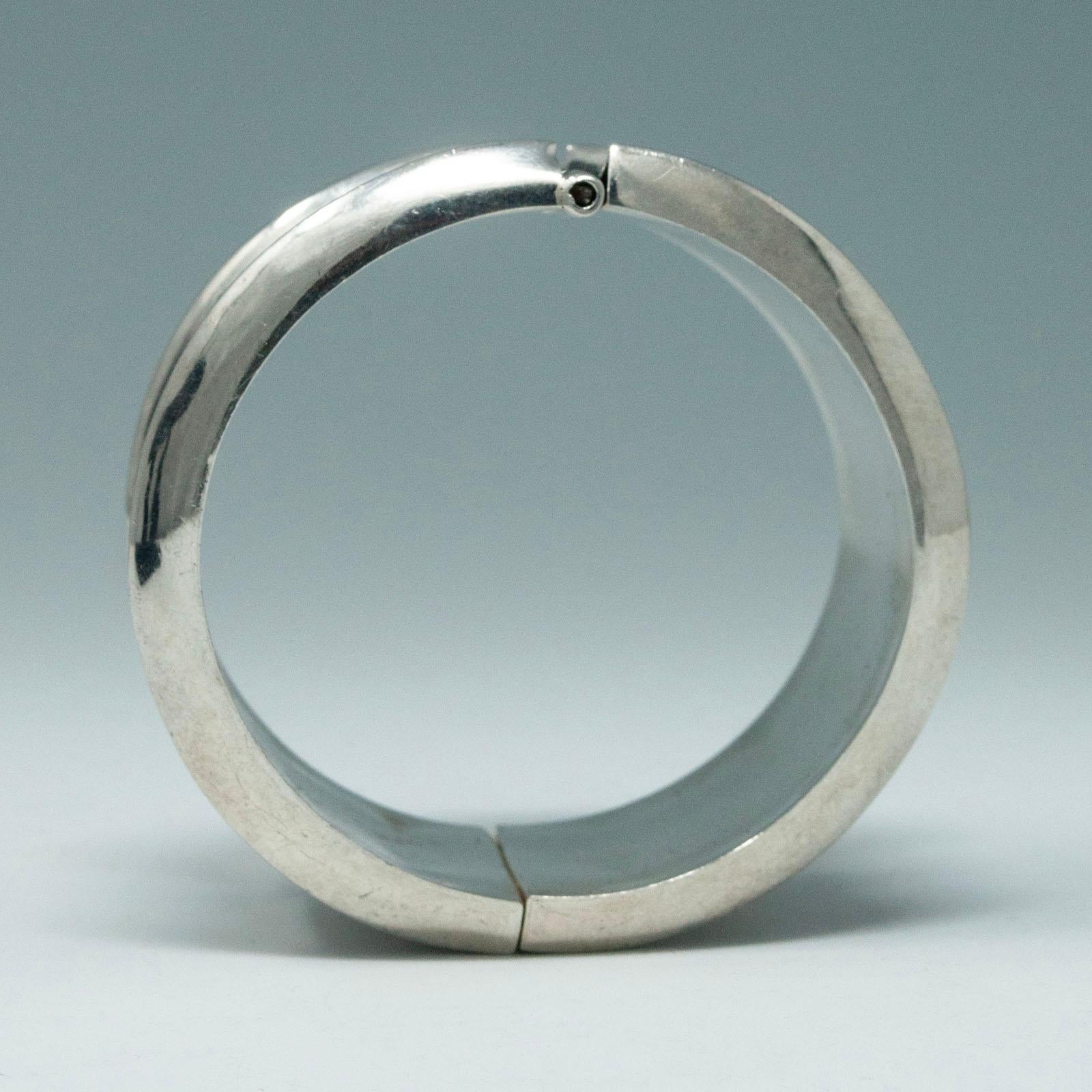 Vintage Mexican Silver Dotted Cross Clamper Bracelet For Sale 1