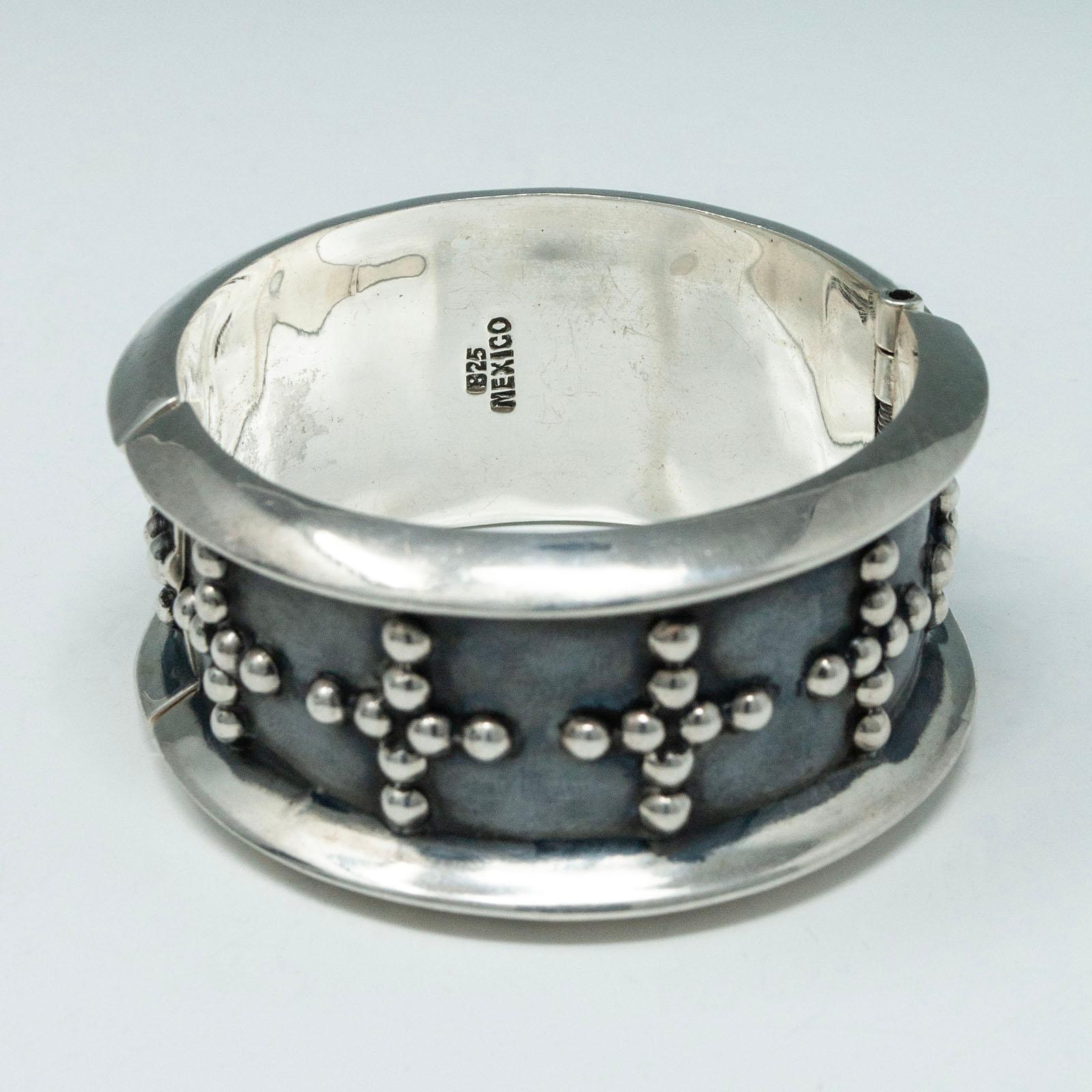 Vintage Mexican Silver Dotted Cross Clamper Bracelet For Sale 2