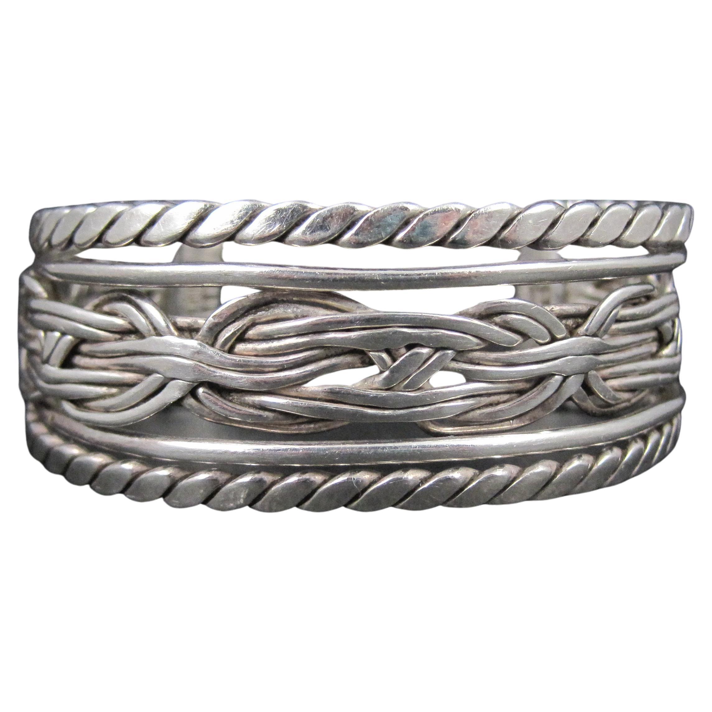 Bracciale messicano d'epoca in argento da 6,5 pollici in vendita