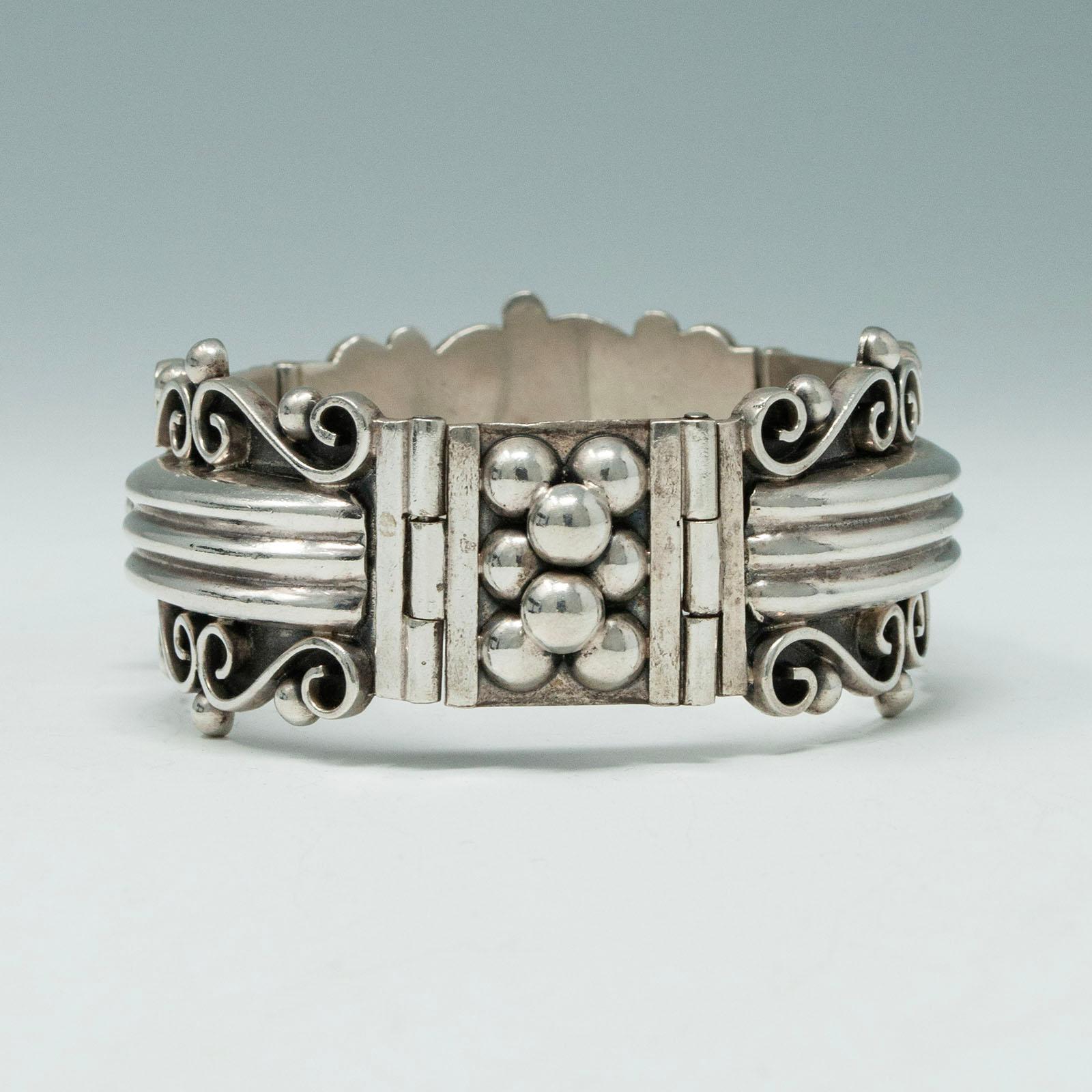 Women's or Men's Vintage Mexican Sterling Silver Panel Bracelet For Sale