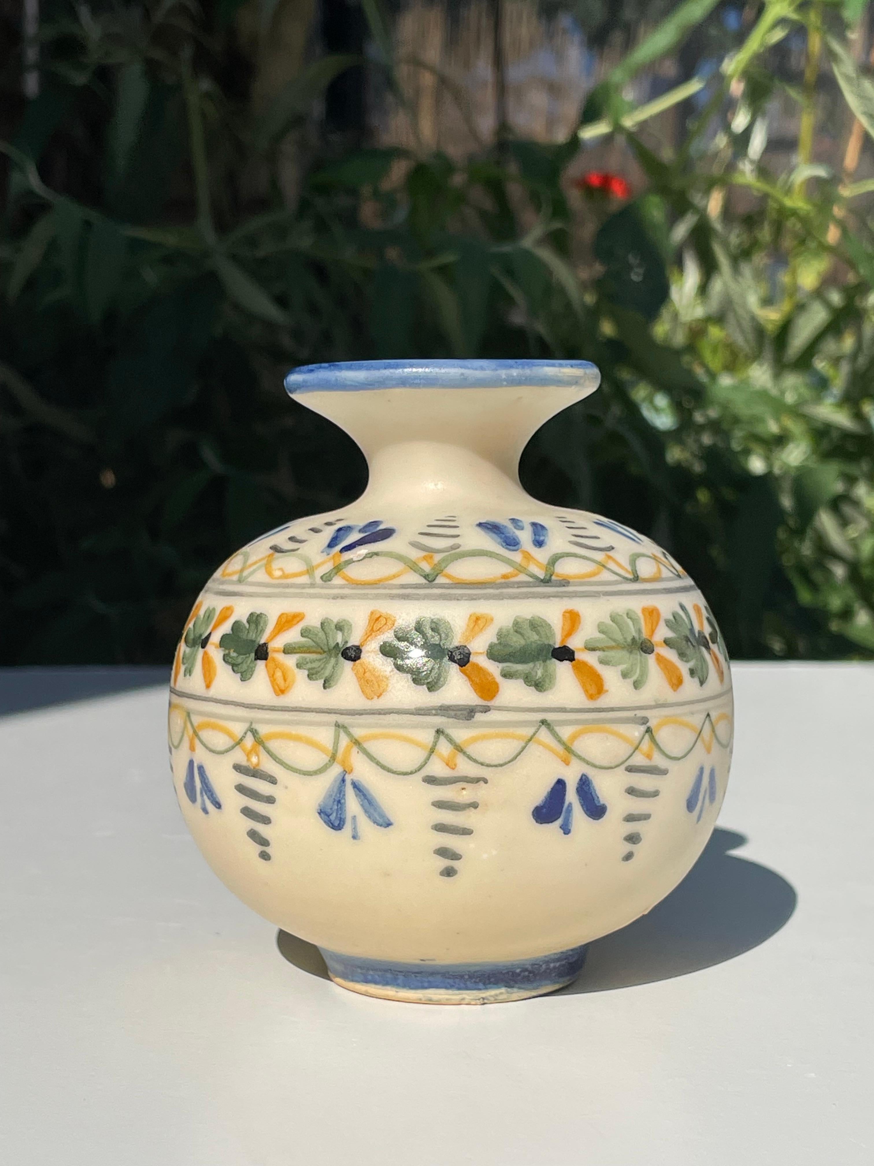 Vintage Mexican Talavera Mave Multicolored Floral Decor Ceramic Vase For Sale 2