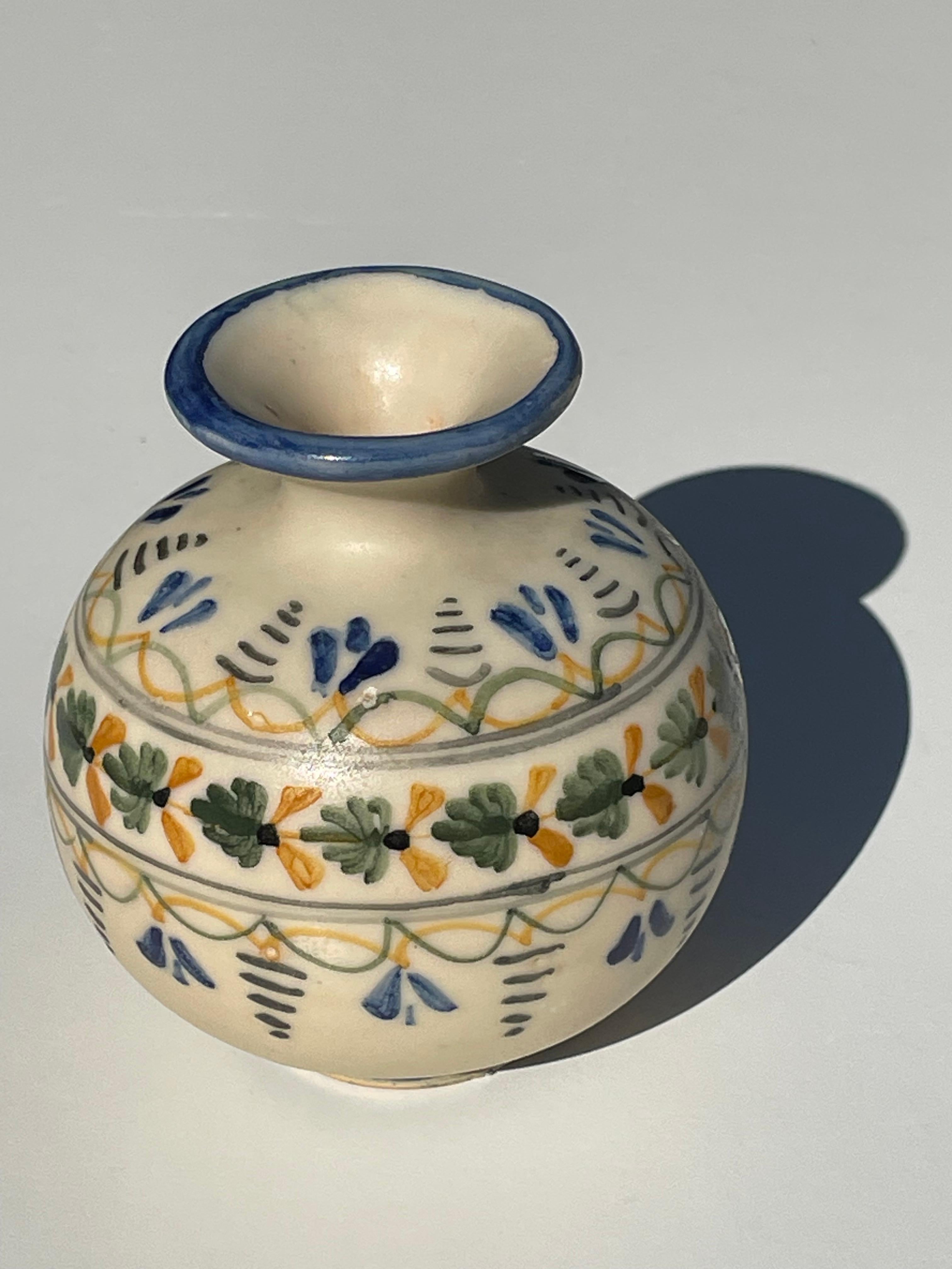 Vintage Mexican Talavera Mave Multicolored Floral Decor Ceramic Vase For Sale 3