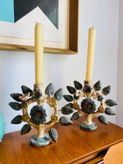 Mexikanische Terrakotta-Kerzenhalter mit mexikanischem Lebensbaum (Paar 1960er Jahre)