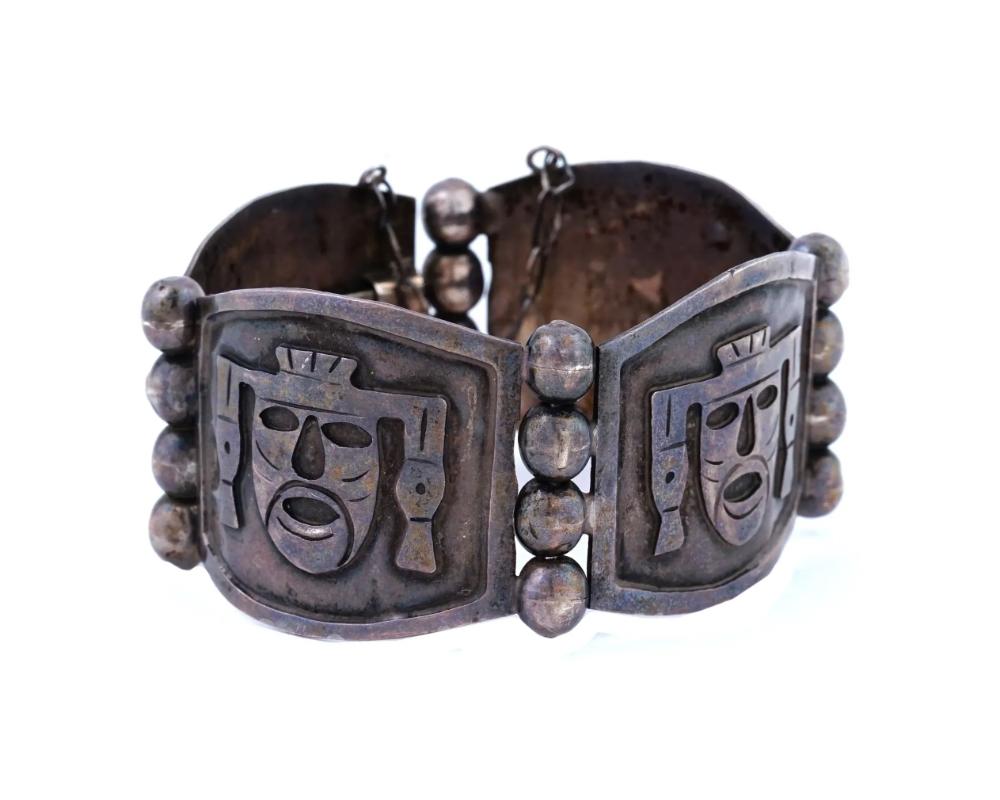 Vintage Mexican Tribal Sterling Silver Link Bracelet Aztec Masks In Good Condition For Sale In New York, NY