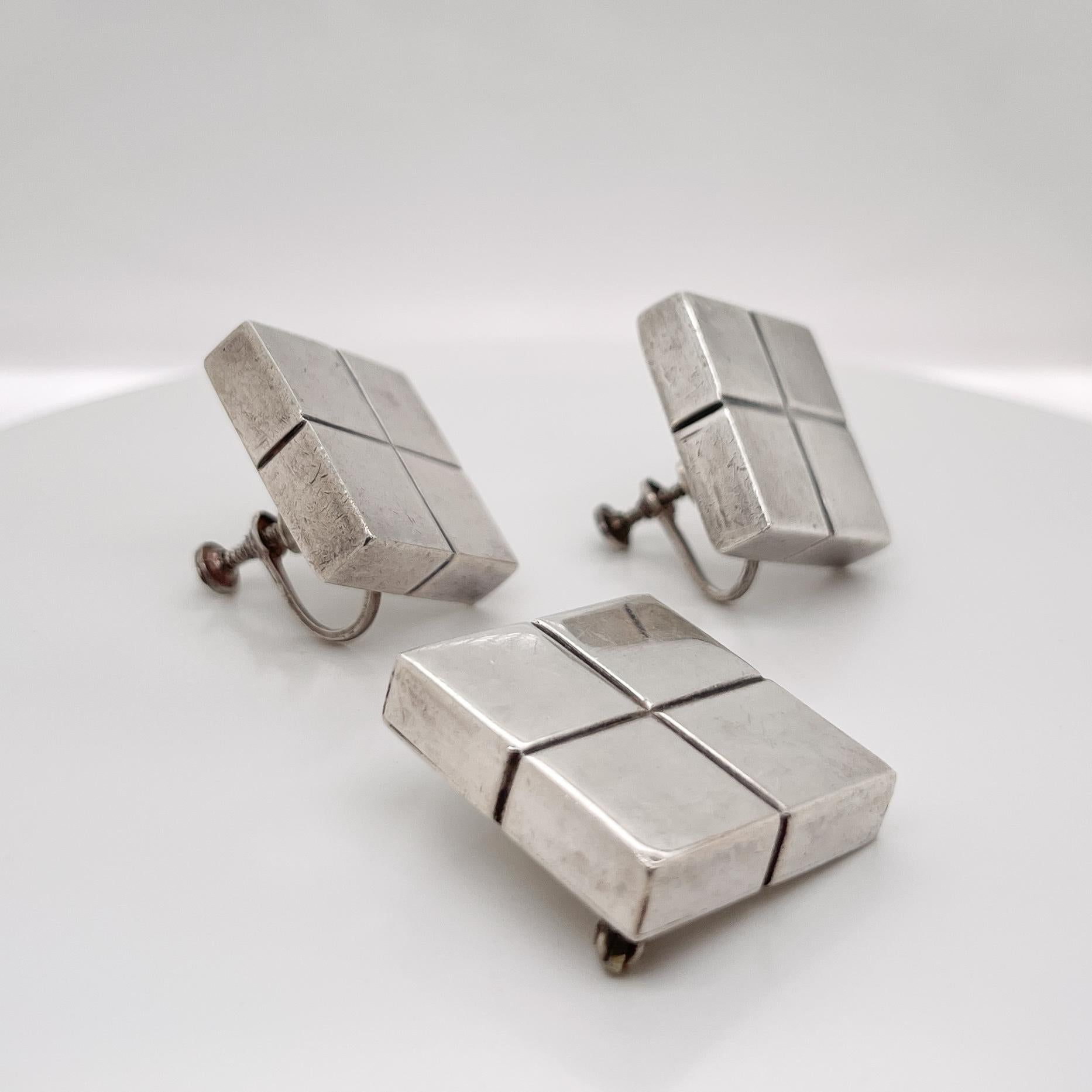 Orecchini a forma di cubo quadrato modernista d'epoca in argento William Spratling e spilla In condizioni buone in vendita a Philadelphia, PA