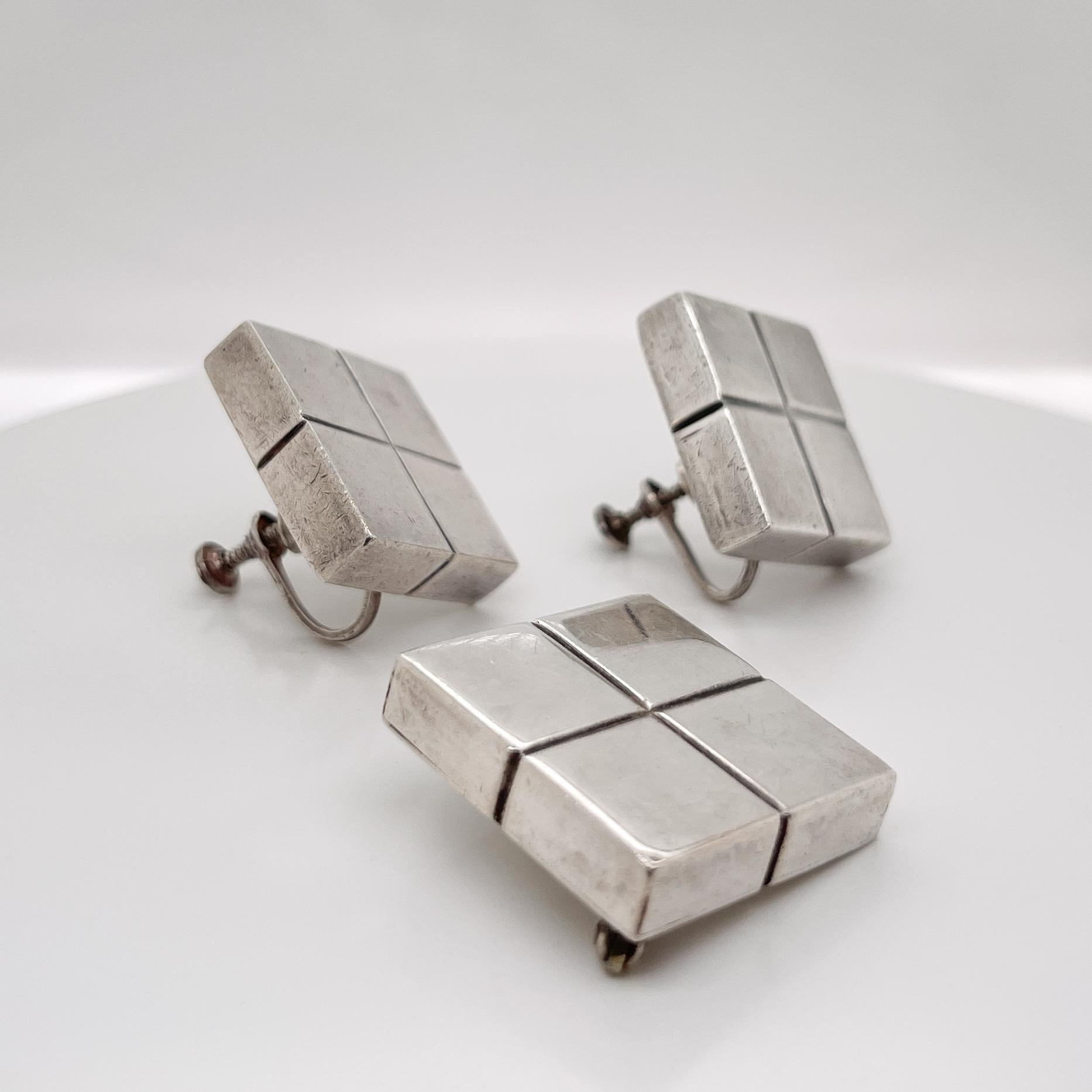 Vintage Mexican William Spratling Silver Modernist Square Cube Earrings & Brooch In Good Condition For Sale In Philadelphia, PA