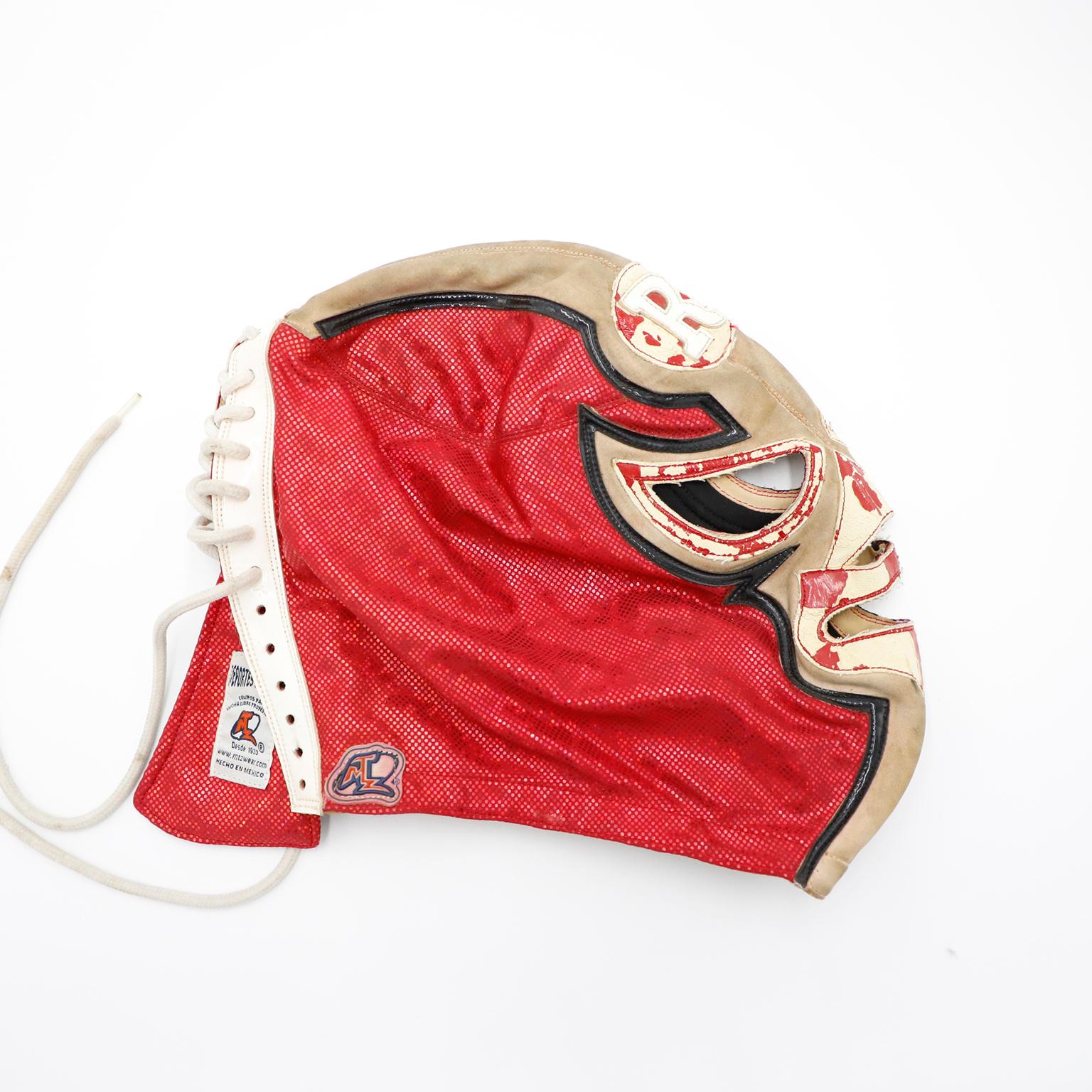 Nous proposons ce masque de catch mexicain vintage.