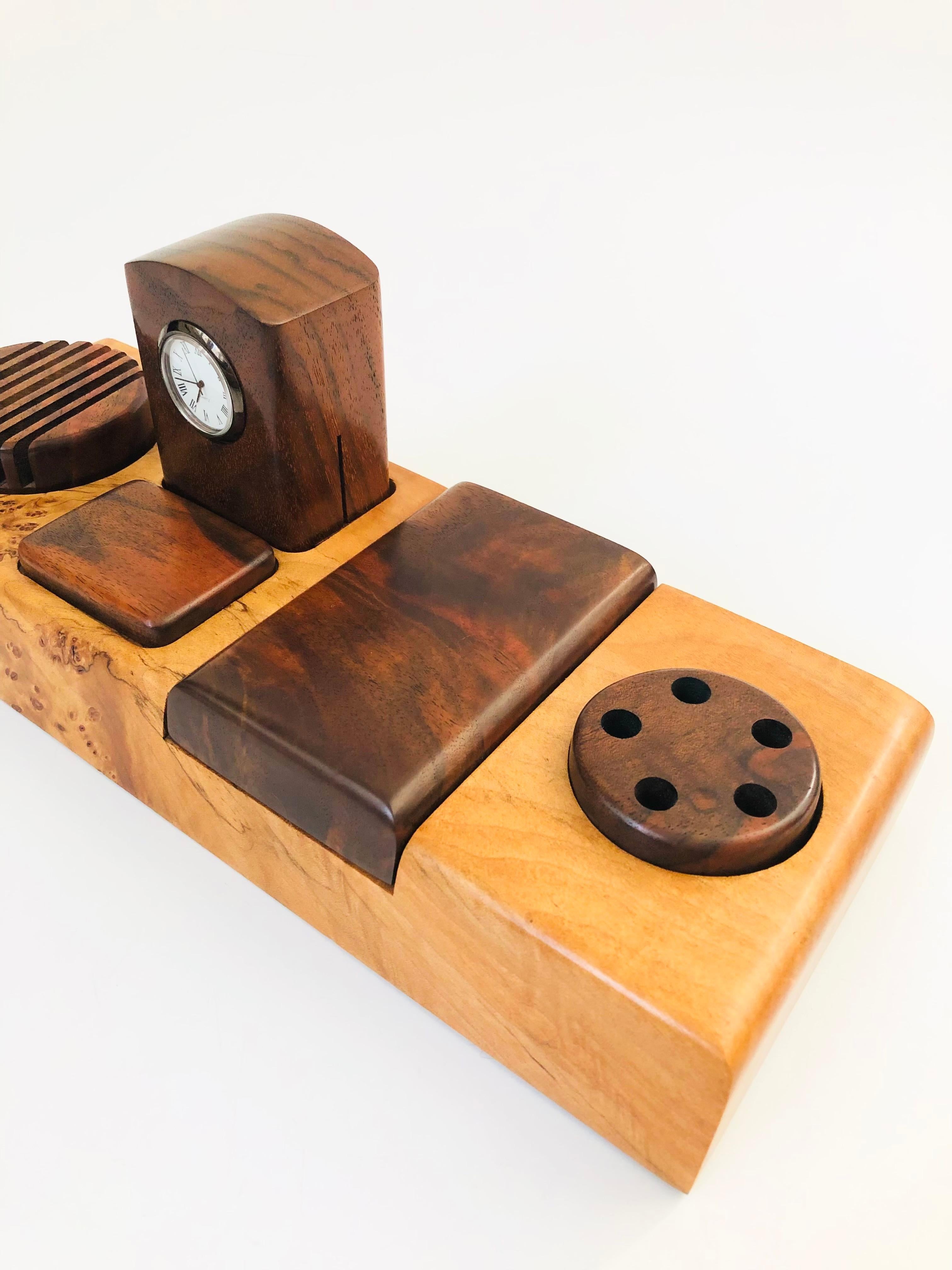 Fin du 20e siècle Valet en bois de ronce vintage Michael Elkan Studio en vente