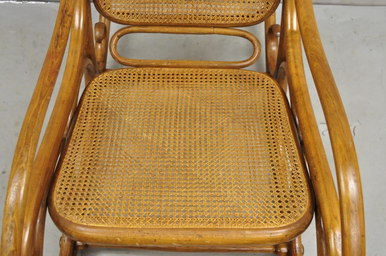 Vintage Michael Thonet Style Oak Cane Rattan Bentwood Rocking Chair Rocker In Good Condition For Sale In Philadelphia, PA