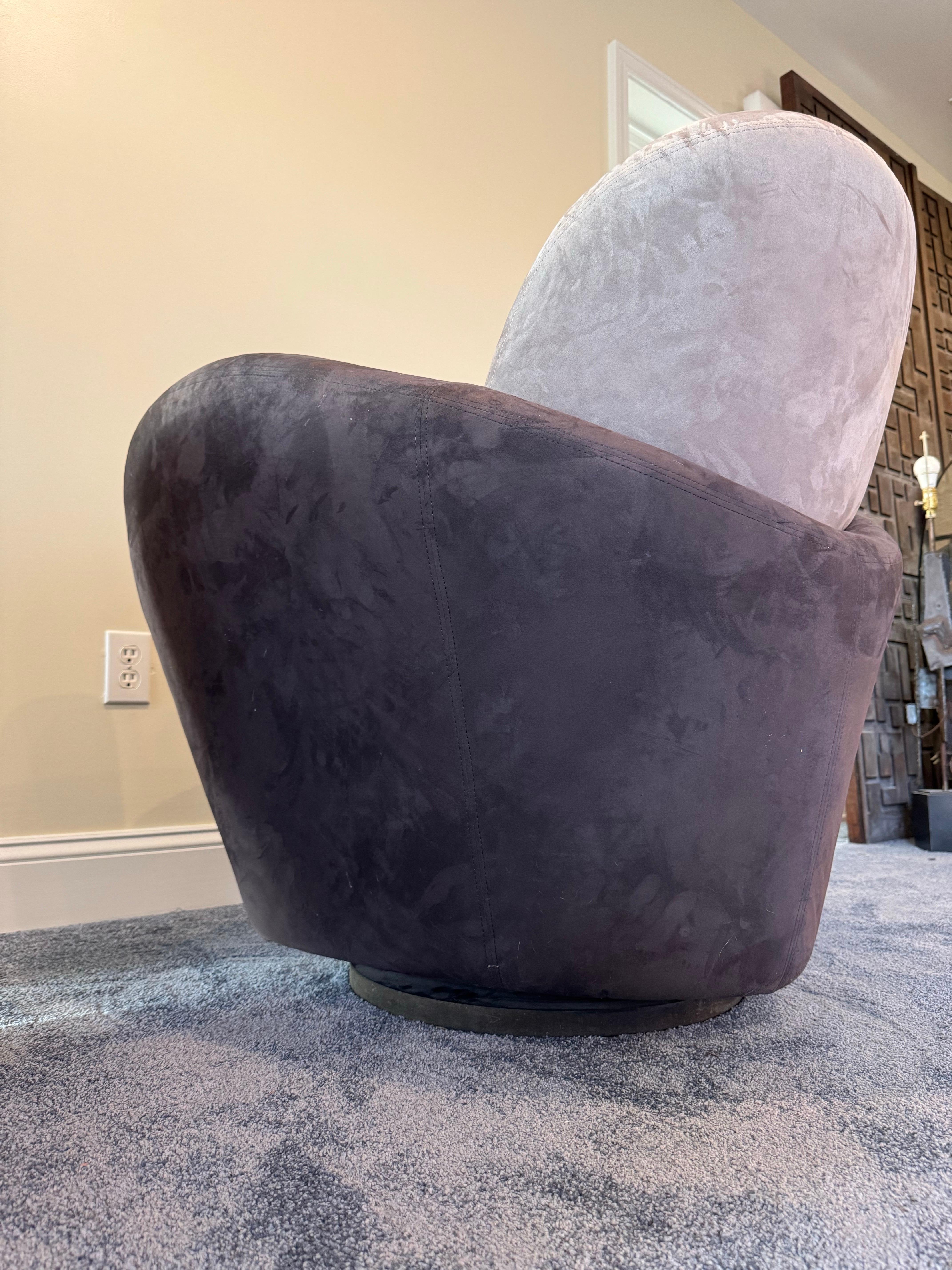 Américain Chaises pivotantes vintage Michael Wolk - une paire en vente