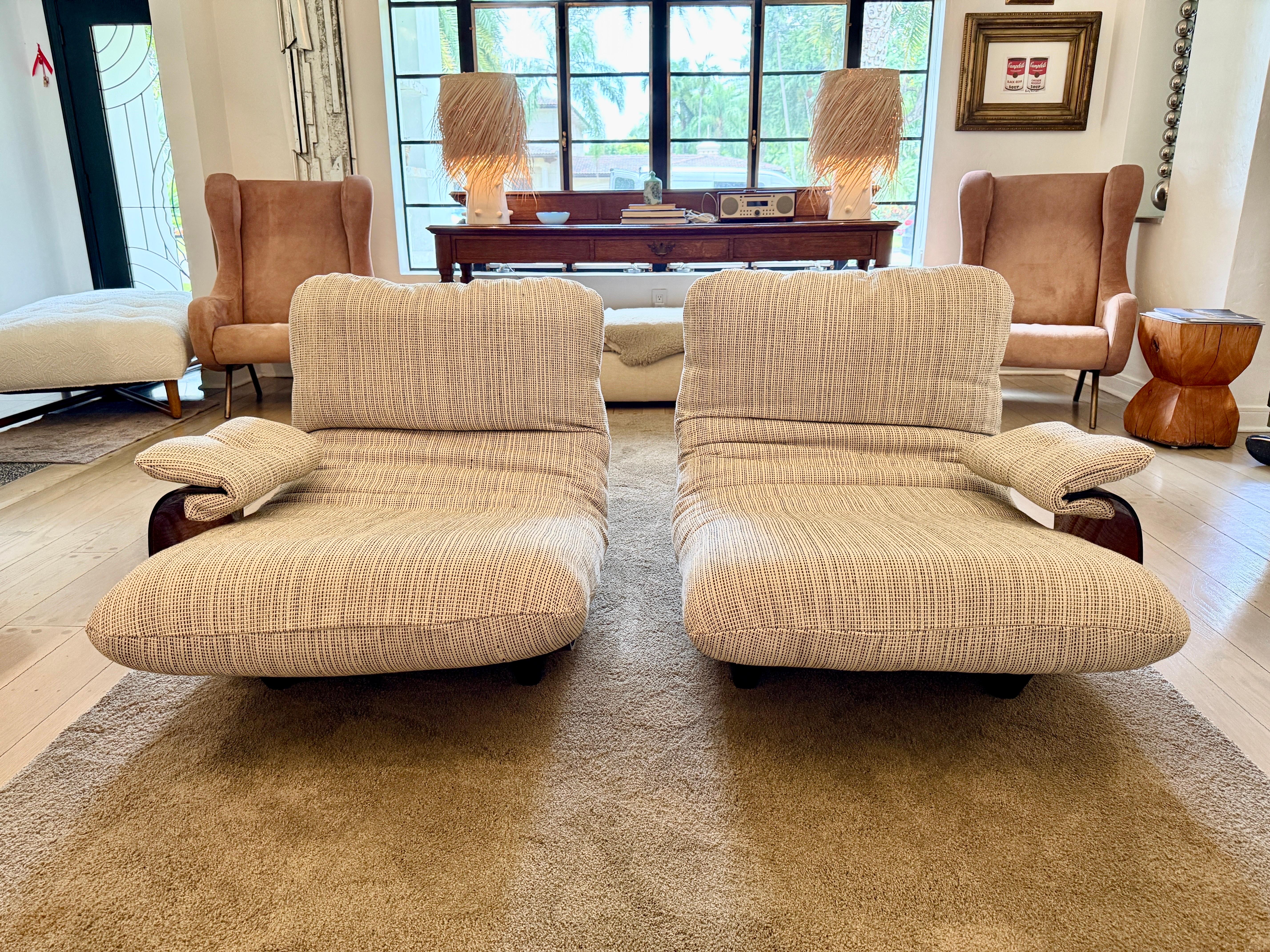 Original Vintage Lounge Set designed by Michel Ducaroy for Ligne Roset in the 70s, known as the Marsala model.  The structure is in brown Perspex (AKA Lucite or Plexiglas), cushions in memory foam covered by newly upholstered heavy weave Guatemalan