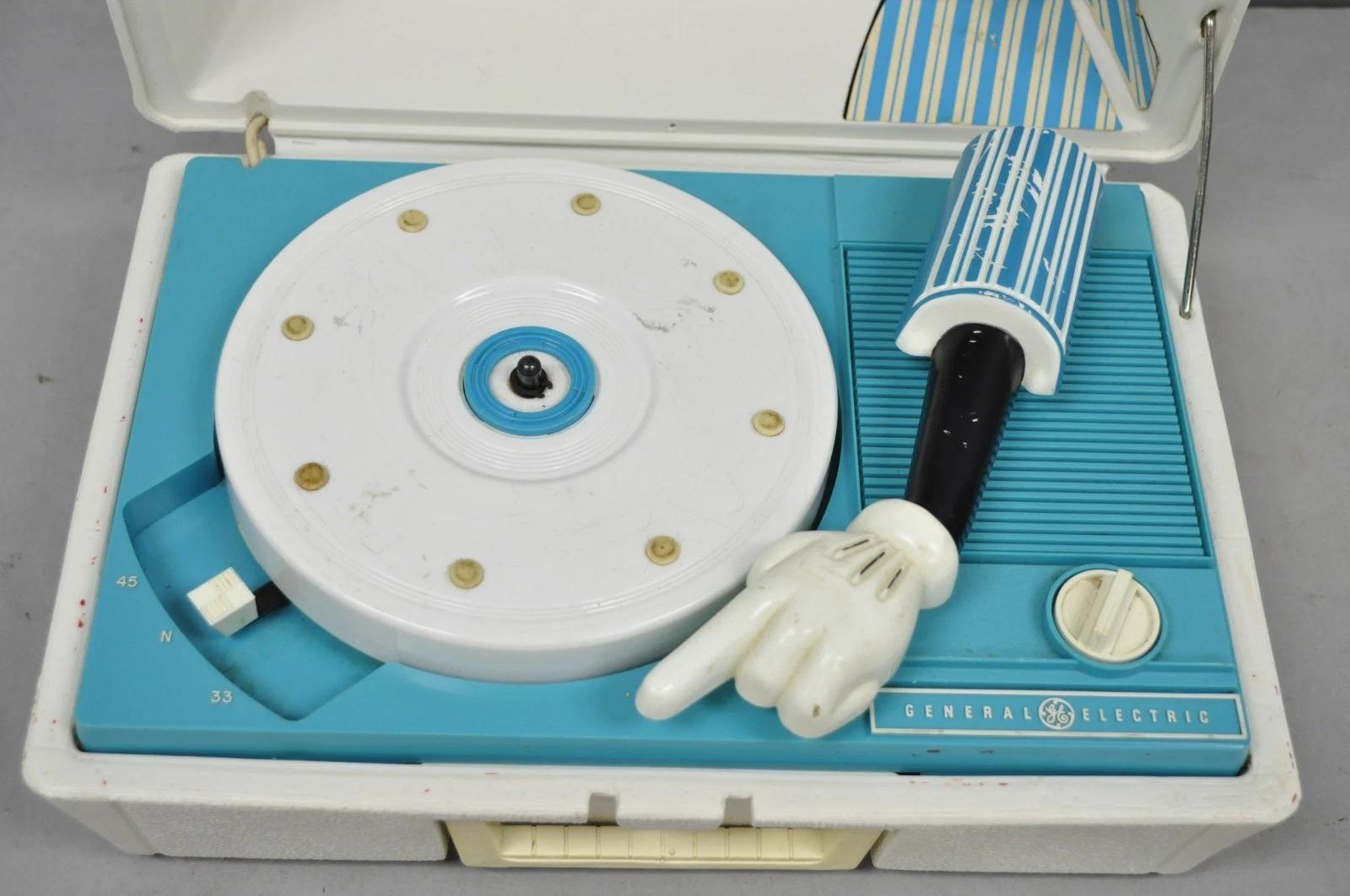 Vintage Mickey Mouse Walt Disney Blue Portable Record Player GE