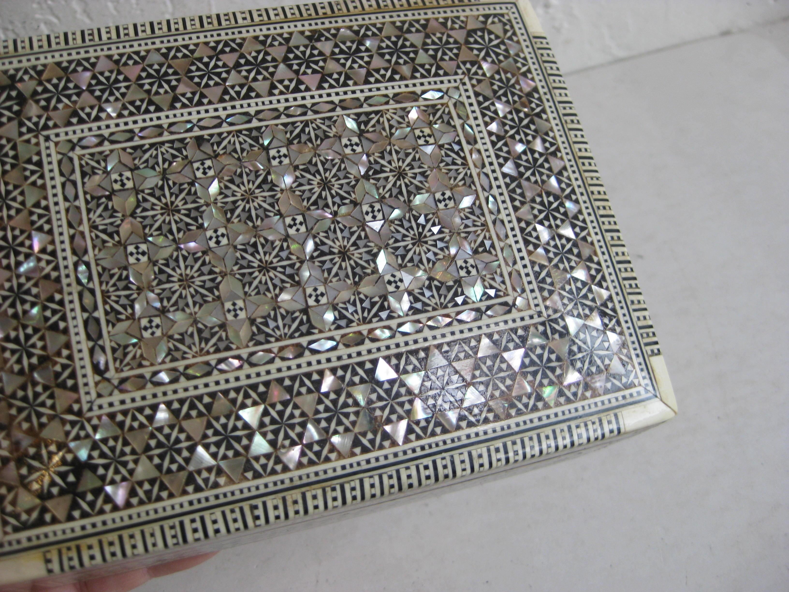 Vintage Micro Mosaic Marquetry Mother of Pearl Inlay Wooden Jewelry Trinket Box 3