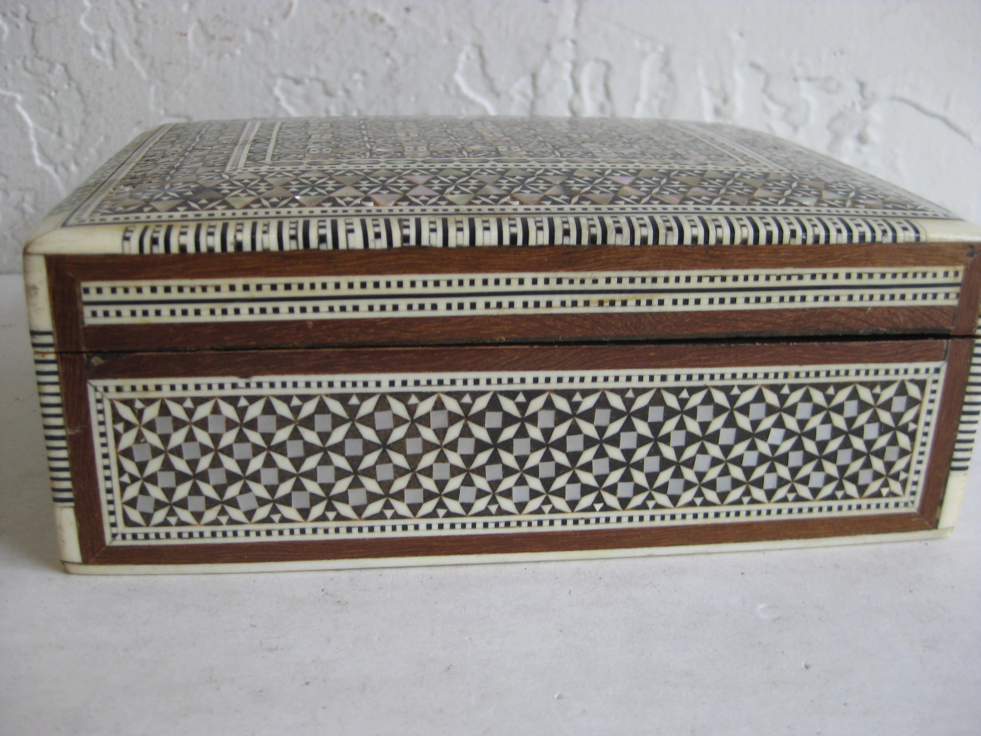 Mother-of-Pearl Vintage Micro Mosaic Marquetry Mother of Pearl Inlay Wooden Jewelry Trinket Box