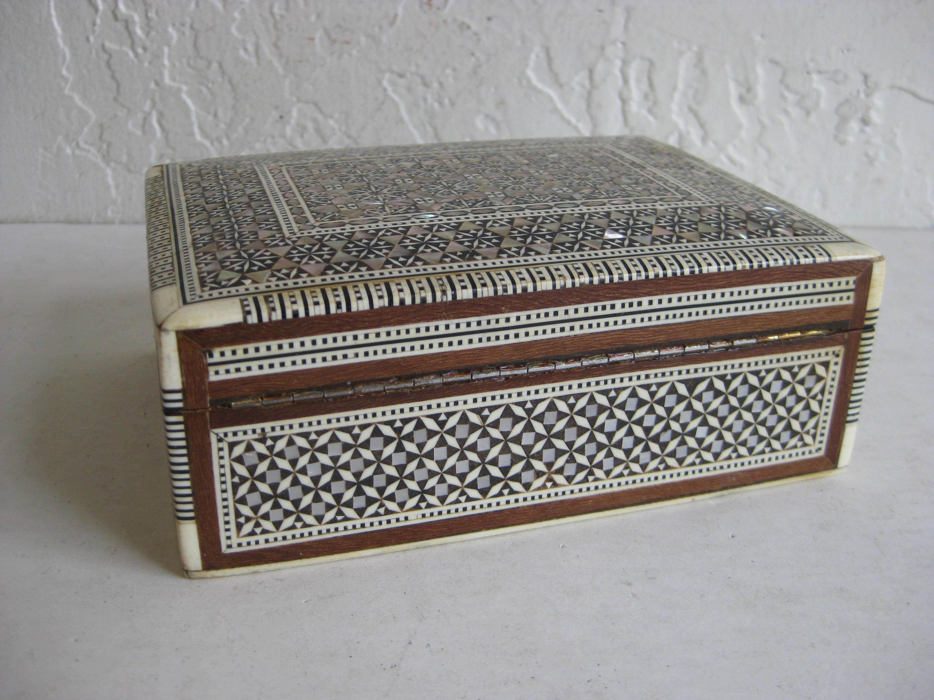 Vintage Micro Mosaic Marquetry Mother of Pearl Inlay Wooden Jewelry Trinket Box 2