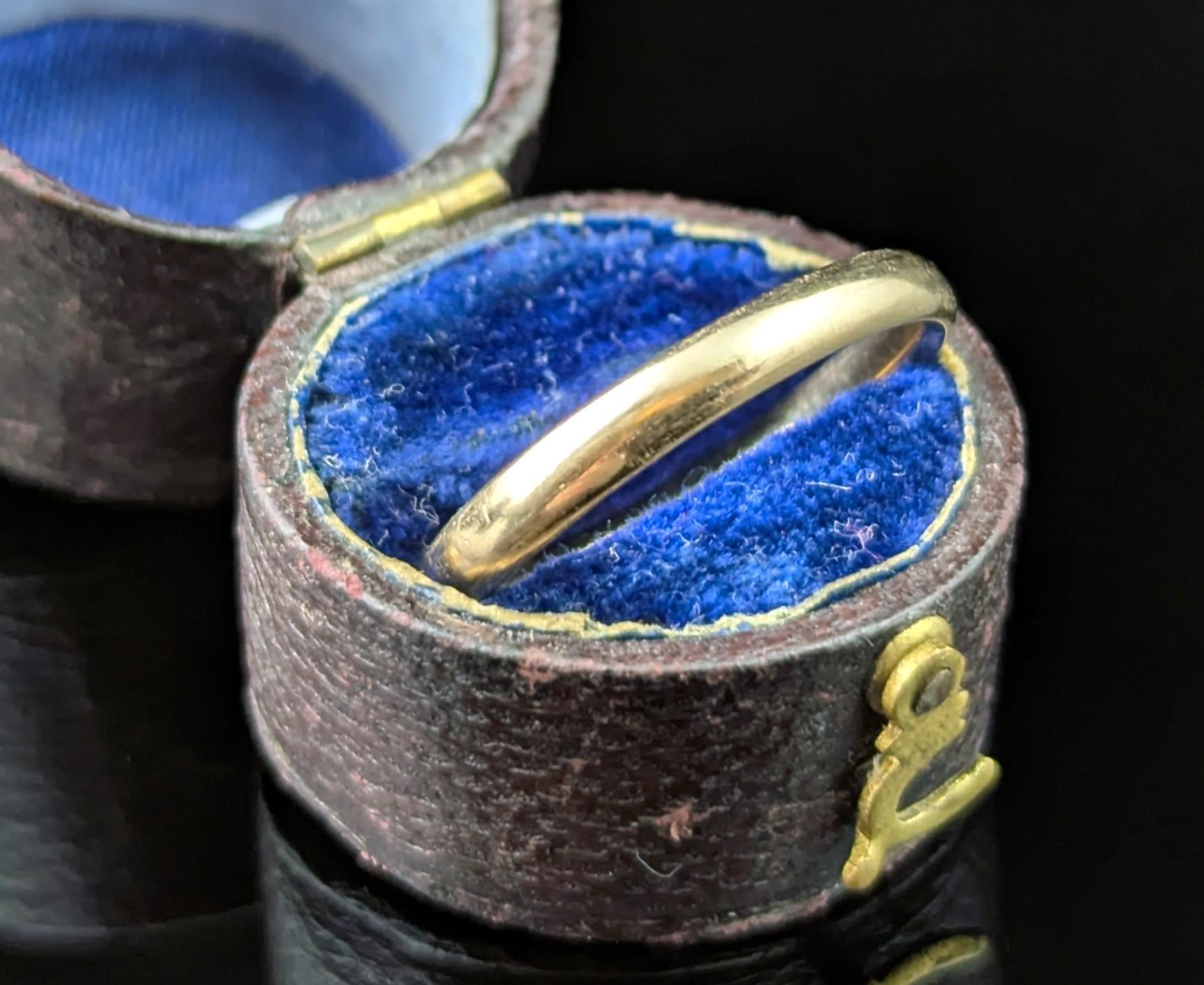 Vintage Mid-20th century 9k yellow gold band ring, wedding band For Sale 3
