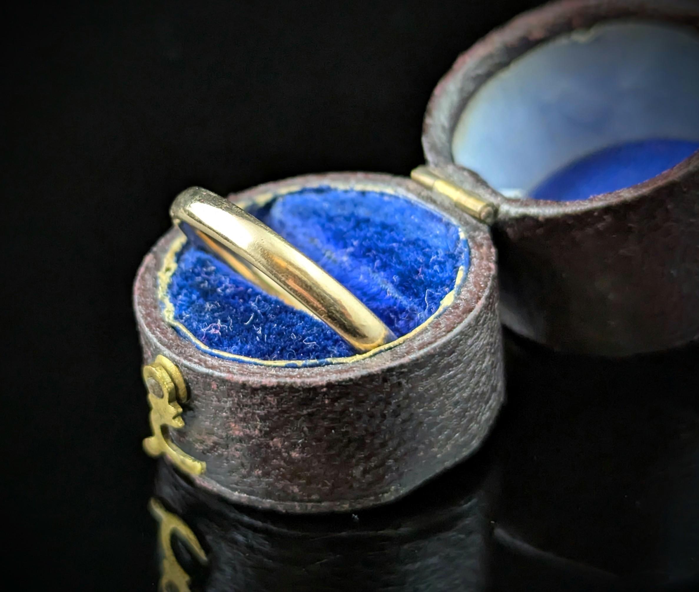 Vintage Mid-20th century 9k yellow gold band ring, wedding band For Sale 4