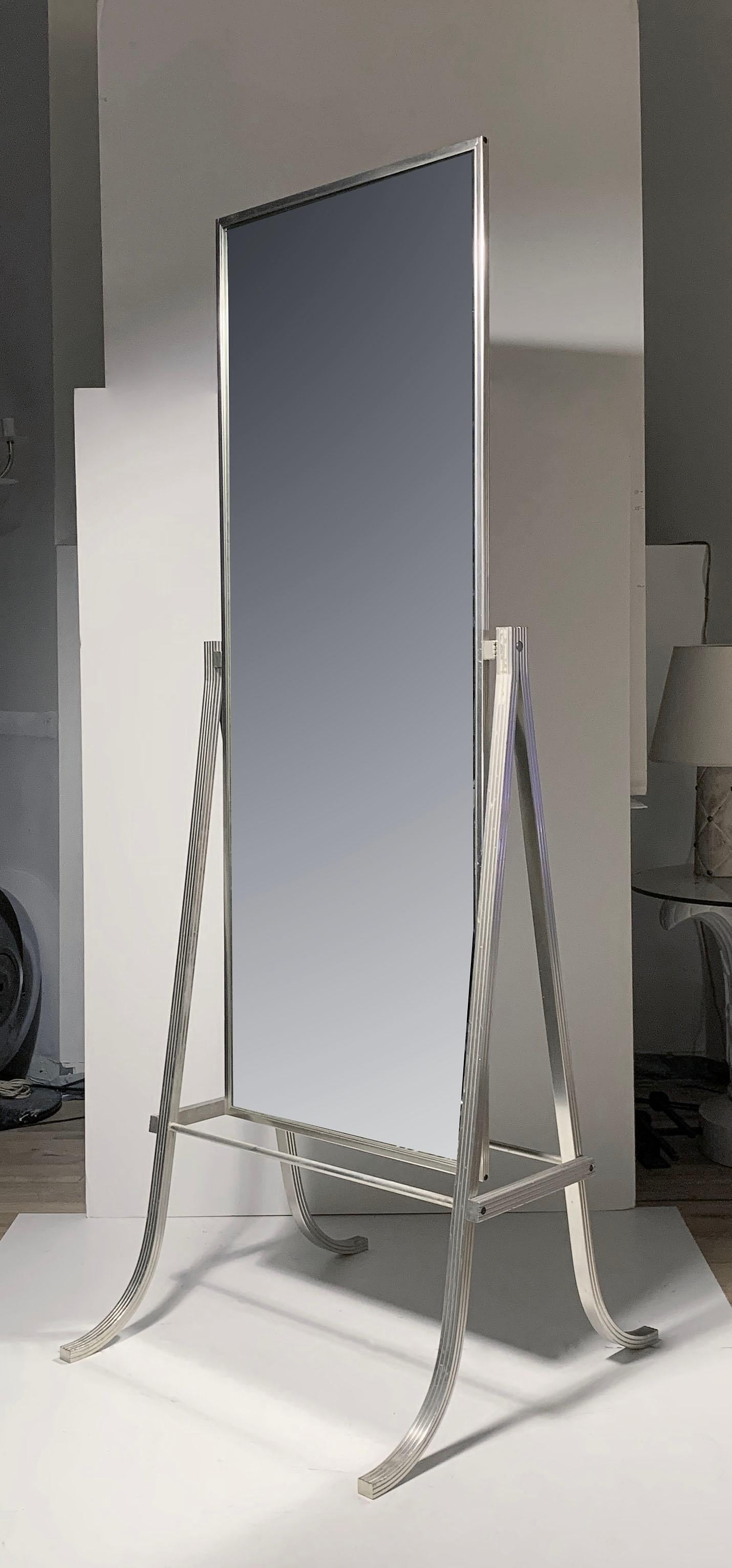 Mid-Century Modern Miroir de coiffeuse vintage à extrusion en aluminium du milieu du 20e siècle en vente