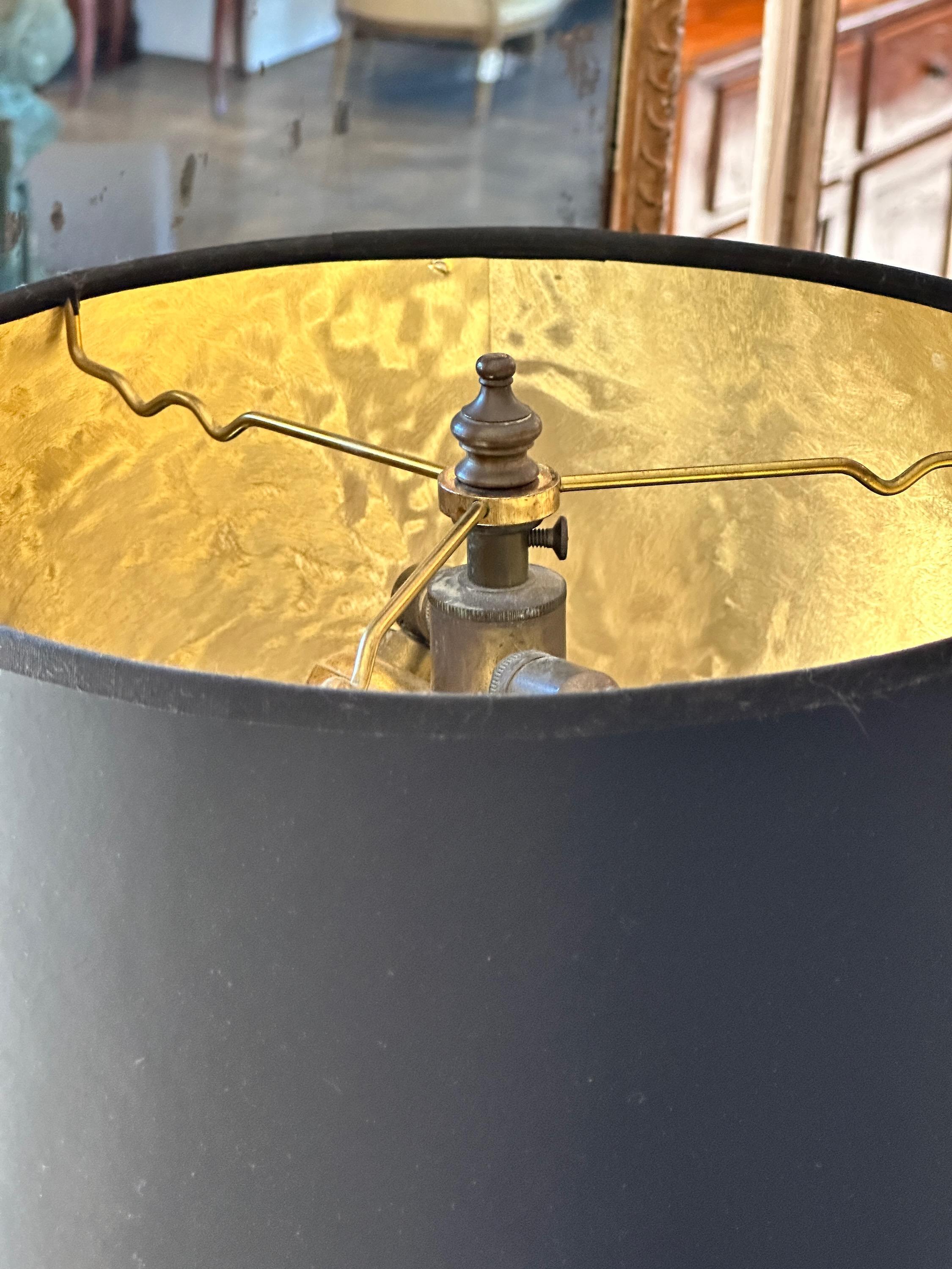 Vintage Mid 20th Century Brass Urn Lamp In Good Condition For Sale In Charlottesville, VA