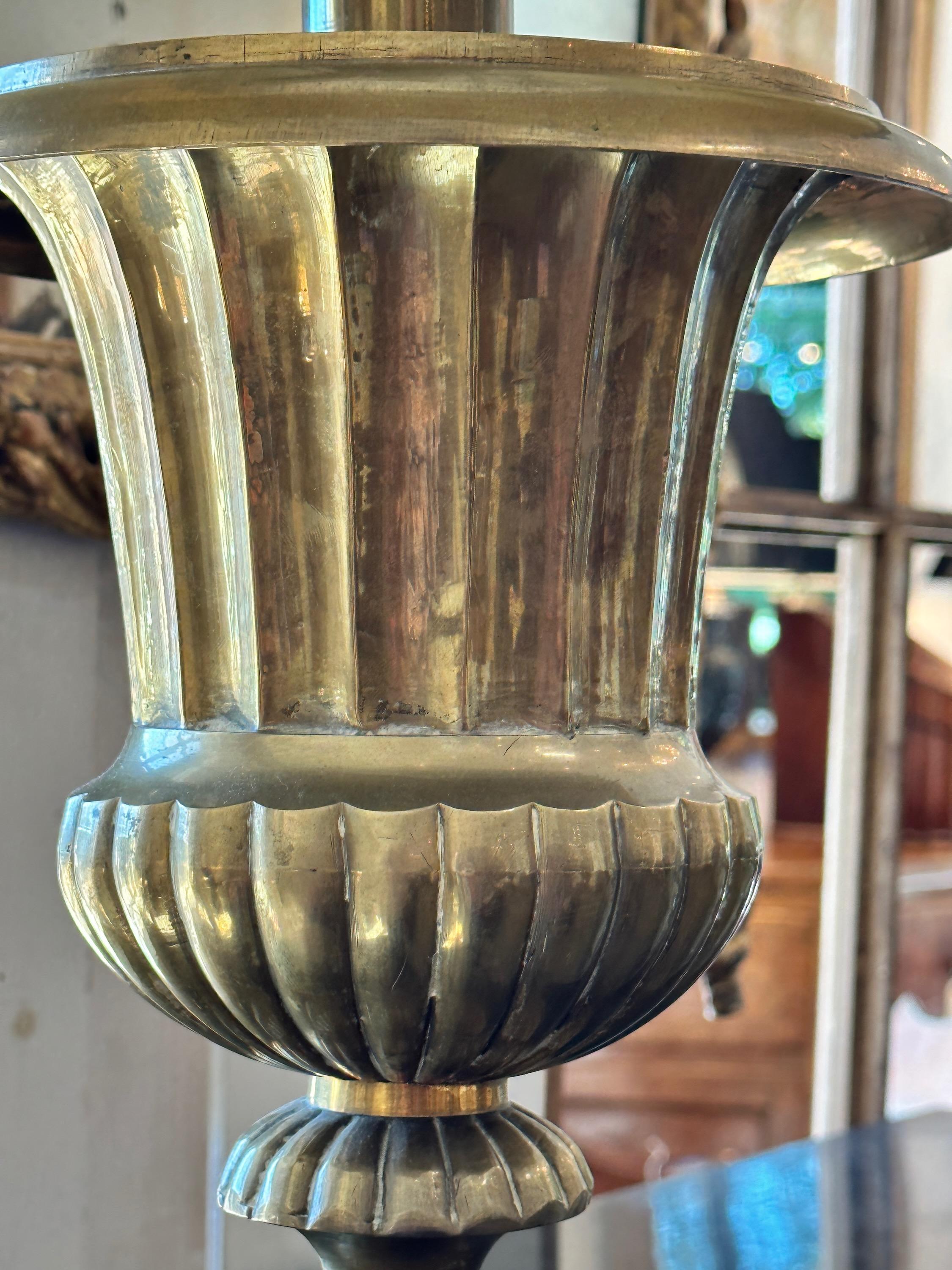 Vintage Mid 20th Century Brass Urn Lamp For Sale 1