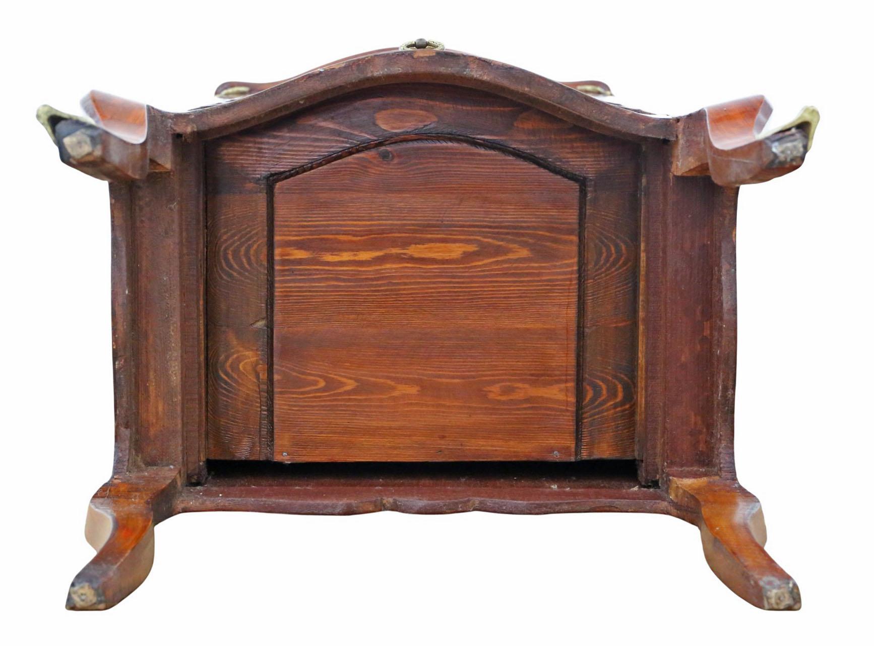 Vintage Mid-20th Century Ronce de noyer Serpentine Commode Wellington à six tiroirs en vente 2