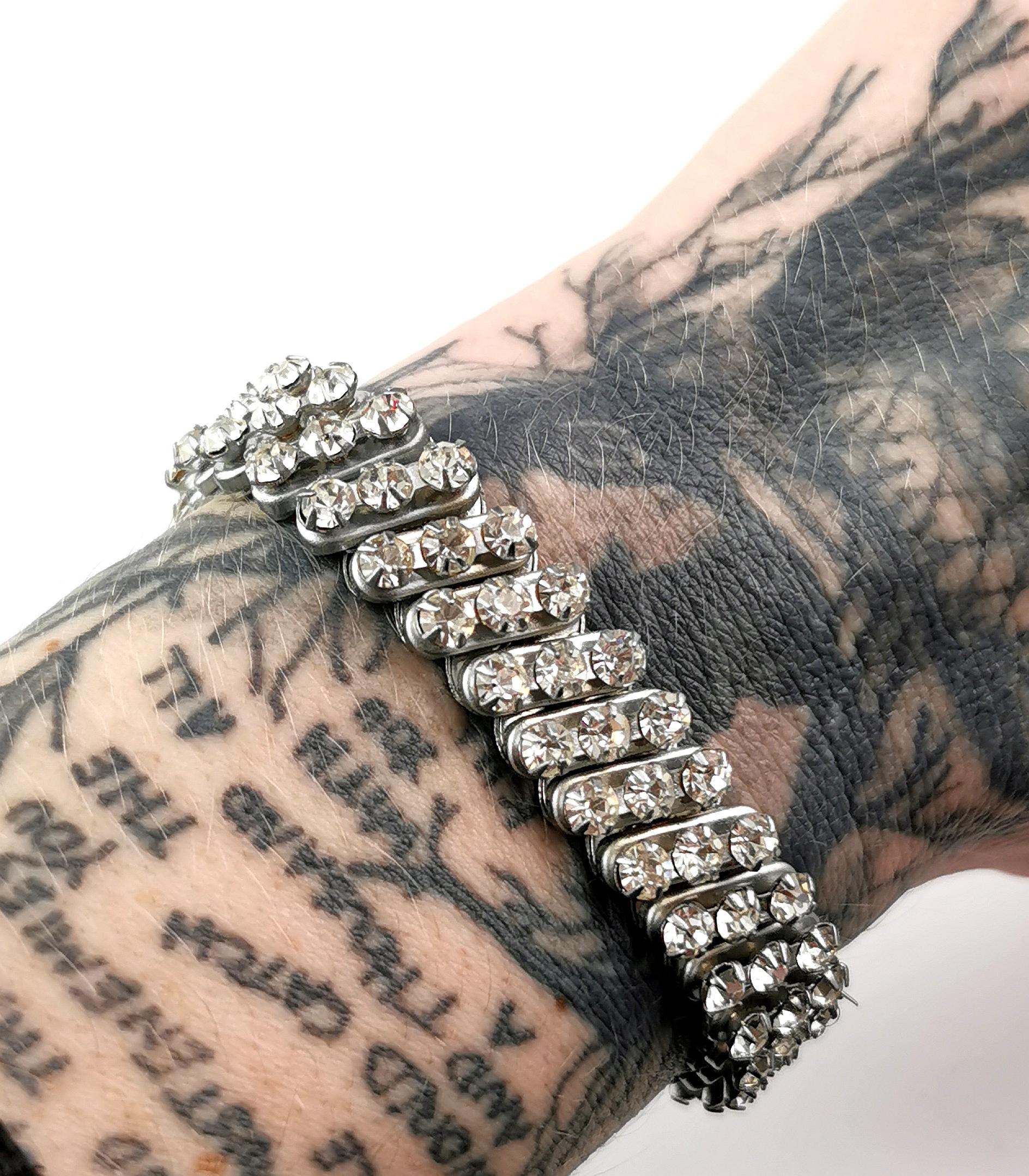 Vintage Mid-20th century diamante bracelet, expandable  For Sale 2