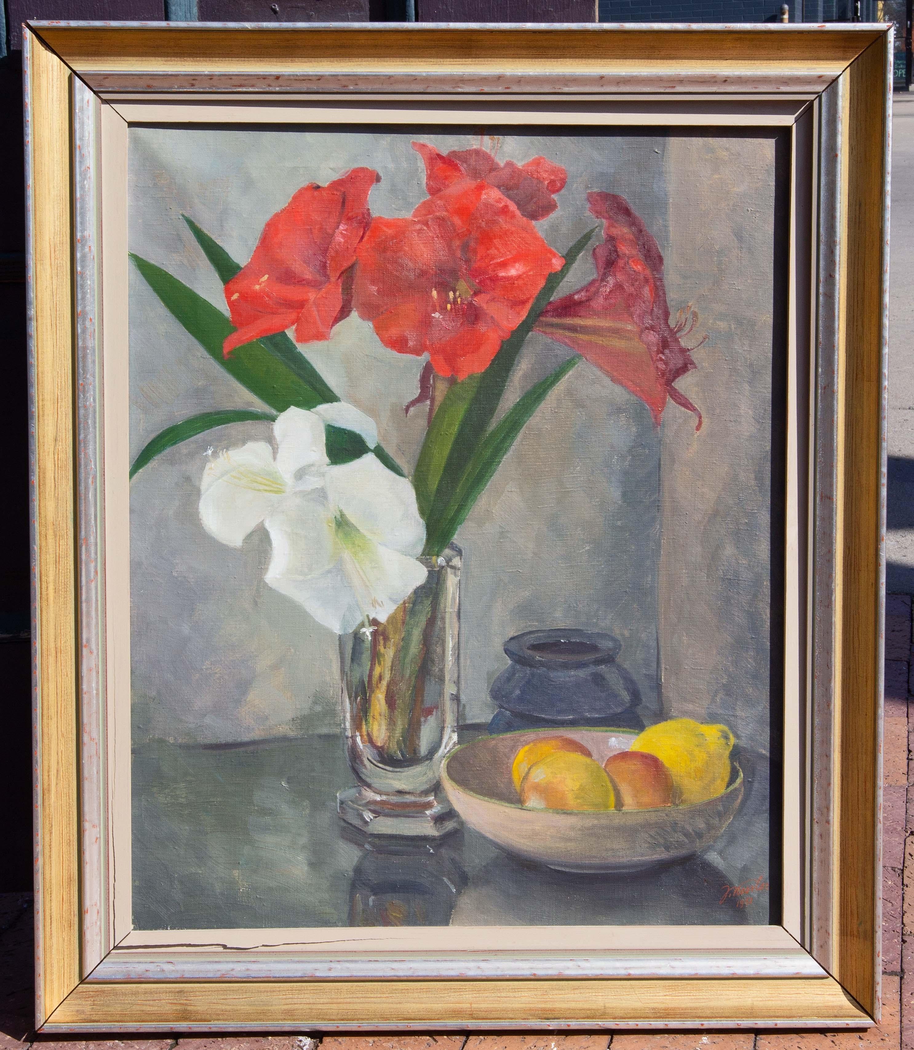 Vieille nature morte florale du milieu du siècle. De belles couleurs. Huile sur toile. Signé Nessler. Daté de 1951.