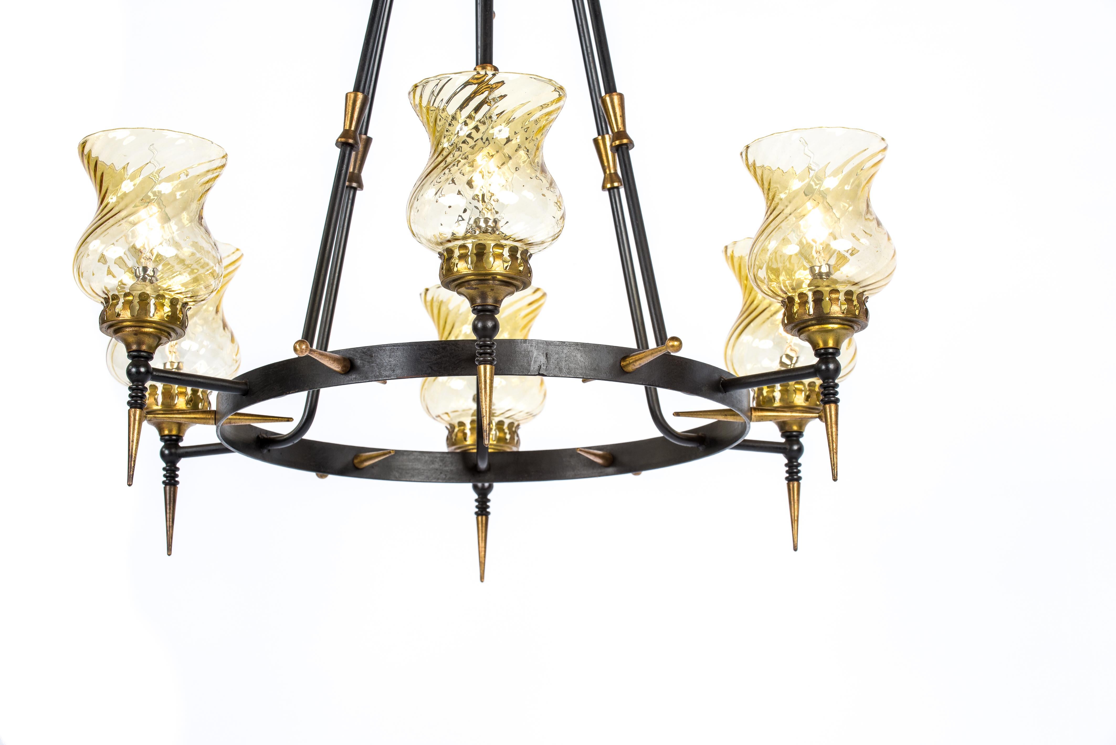 Vintage Mid-20th Century French Iron and Brass Ring Chandelier with 6 Torches In Good Condition For Sale In Casteren, NL