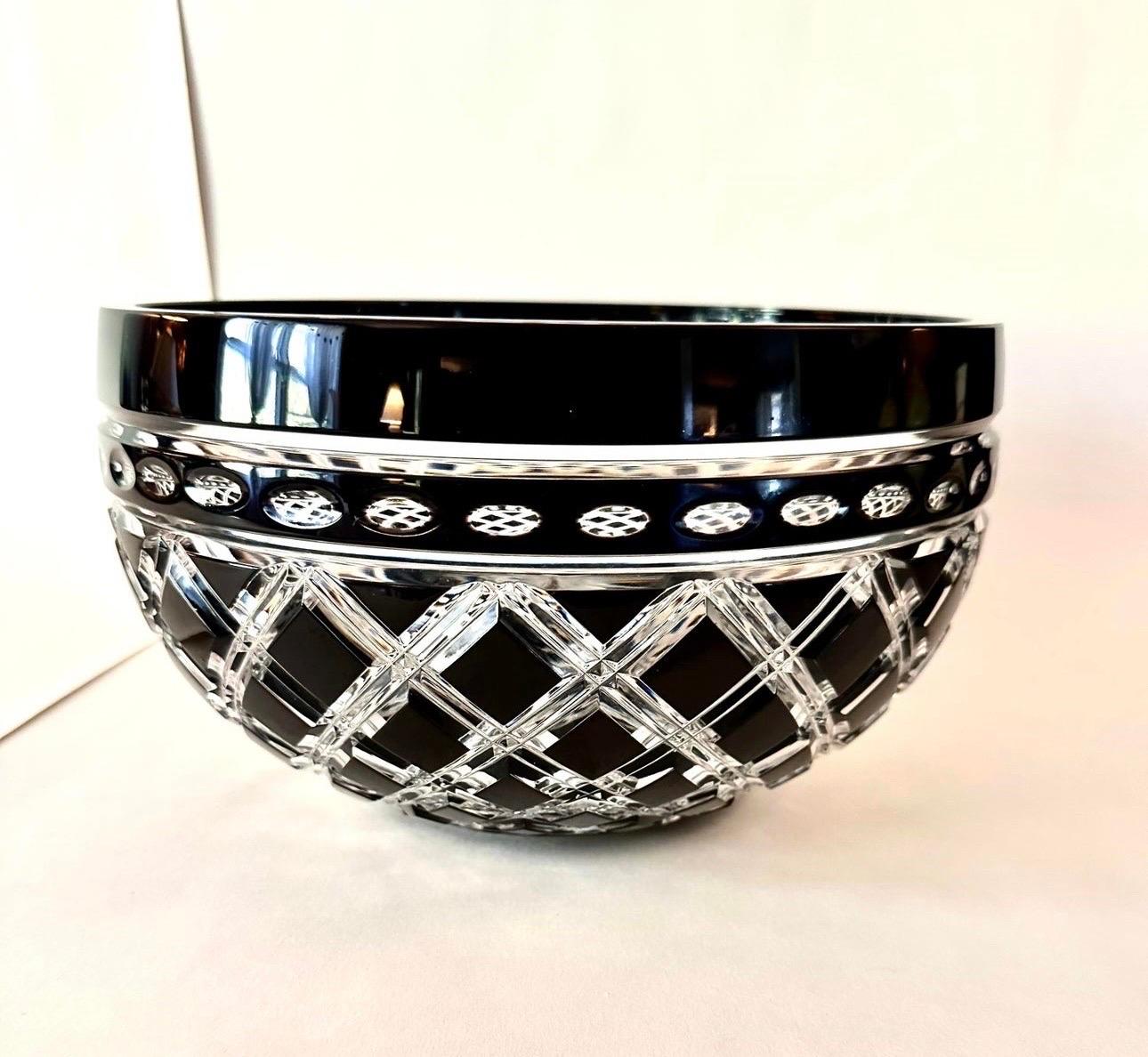 Mid-Century Modern Vintage Mid 20th Century Hand Cut Polish Clear Crystal and Onyx Lg Serving Bowl For Sale