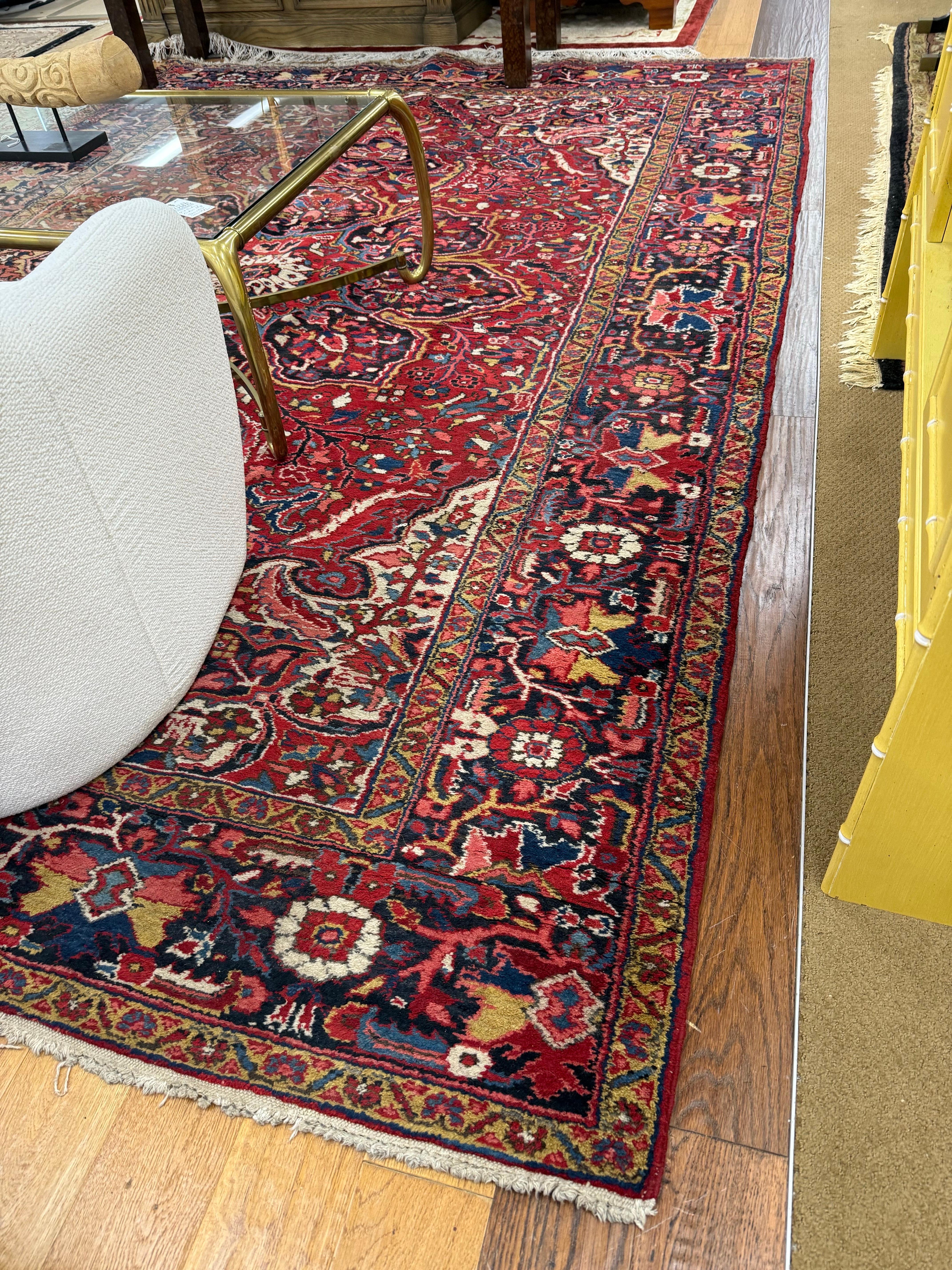 Vintage Mid 20th Century Heriz Persian Rug Carpet 11.4FT x 8.4FT with Medallions For Sale 7