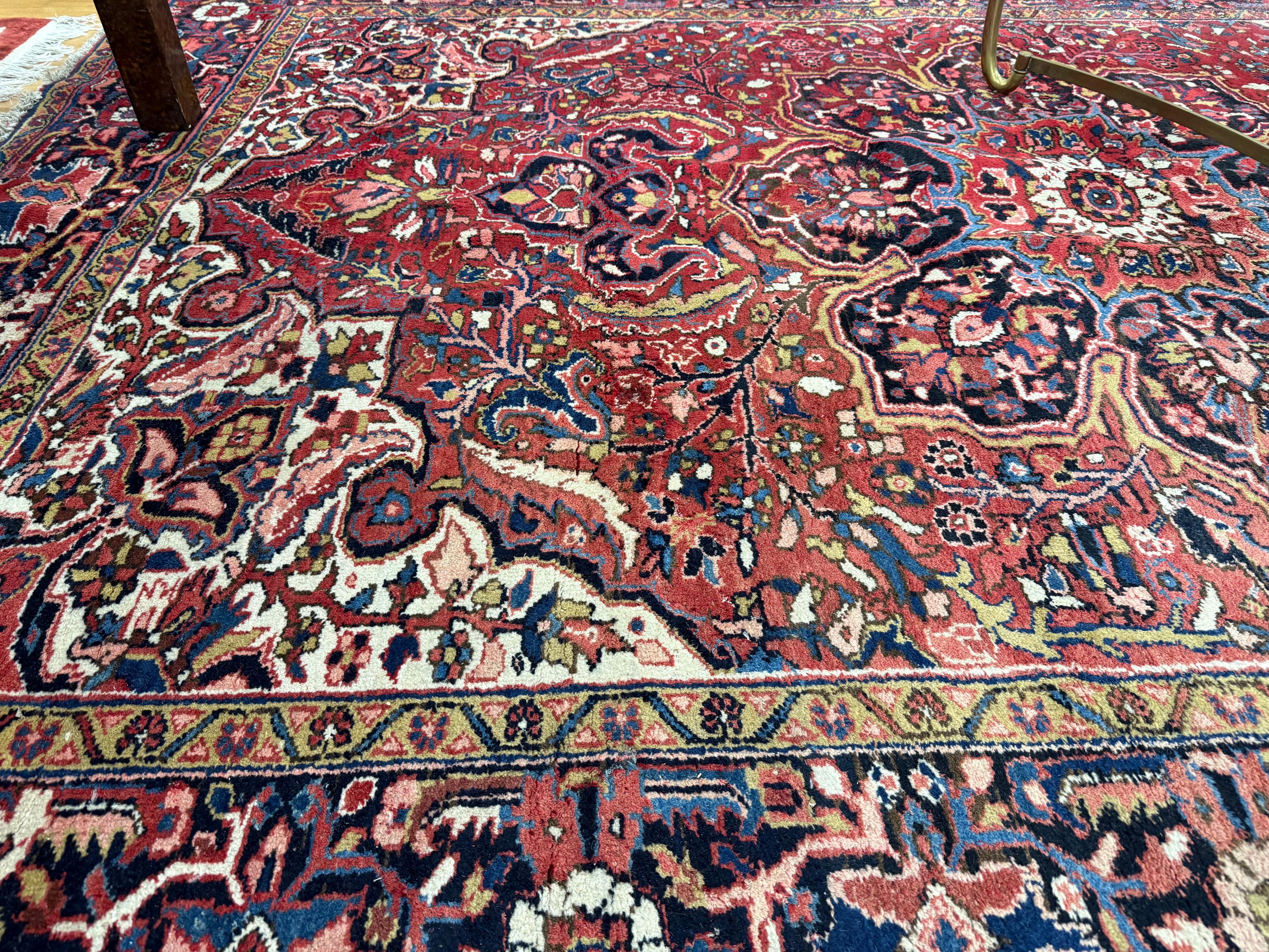 Vintage Mid 20th Century Heriz Persian Rug Carpet 11.4FT x 8.4FT with Medallions For Sale 2