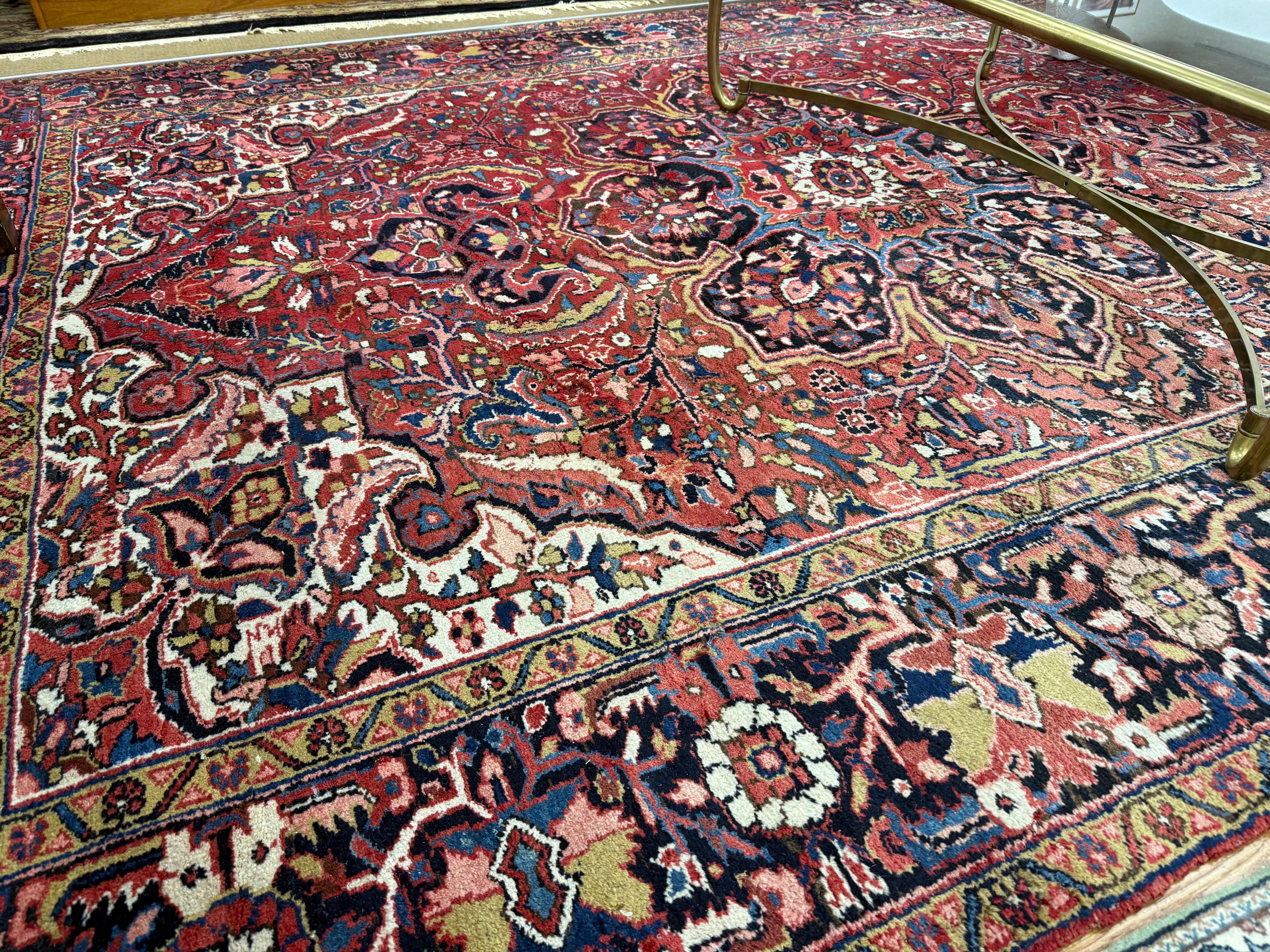 Vintage Mid 20th Century Heriz Persian Rug Carpet 11.4FT x 8.4FT with Medallions For Sale 3