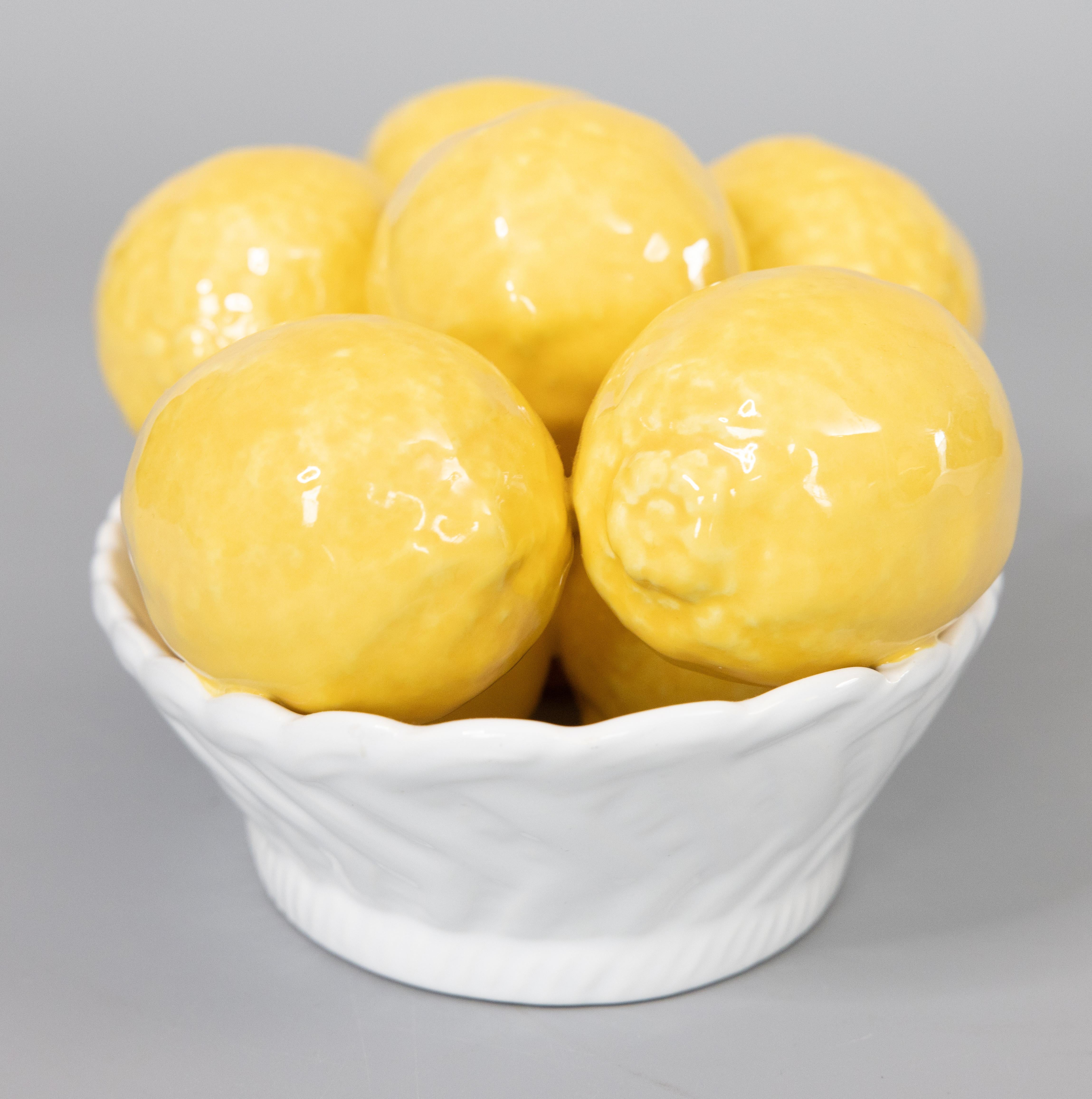 Vintage Mid-20th Century Italian Majolica Bowl of Lemons Centerpiece 1