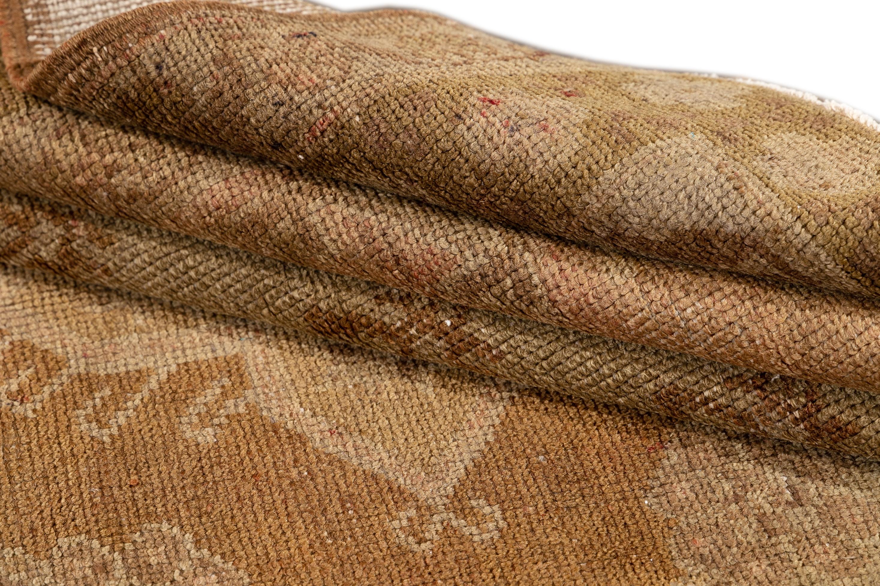 Khotan-Teppich, Mitte des 20. Jahrhunderts (Handgeknüpft) im Angebot