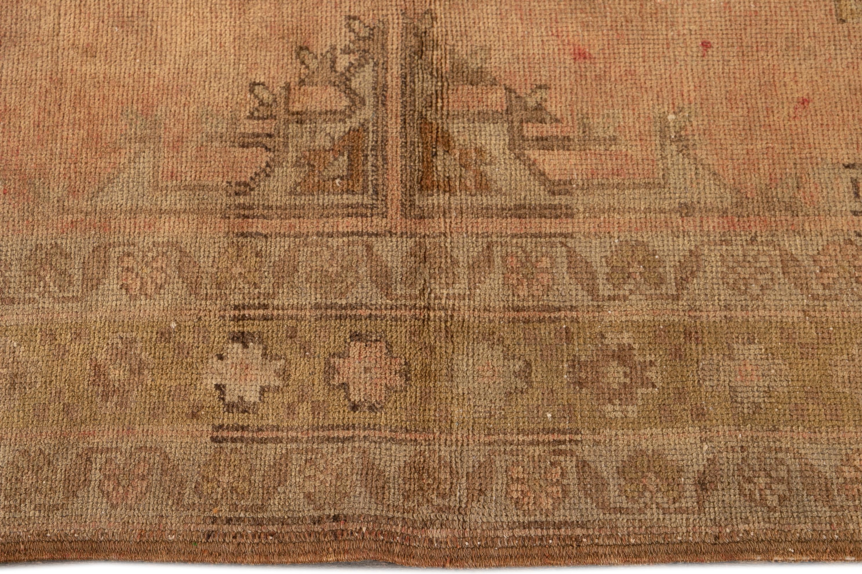 Vintage Mid-20th Century Khotan Rug In Good Condition For Sale In Norwalk, CT