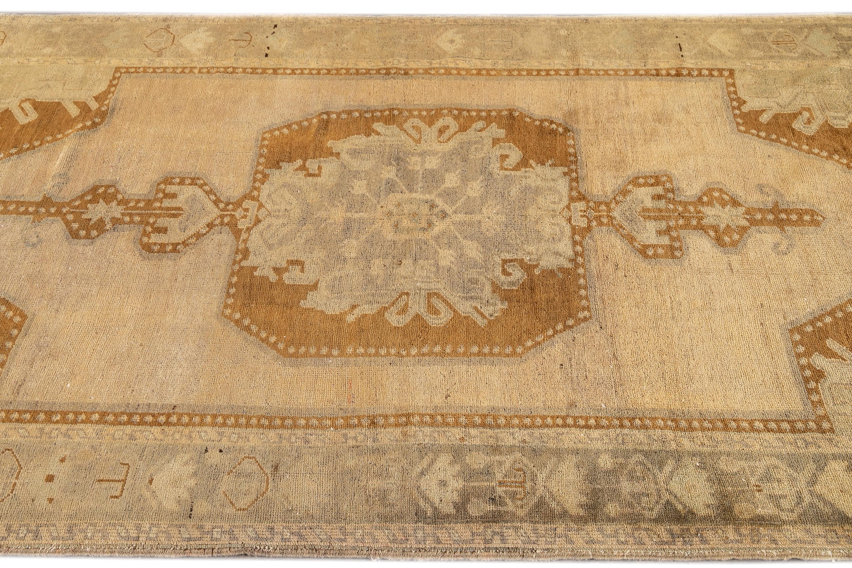 Laine Tapis Khotan vintage du milieu du 20e siècle en vente