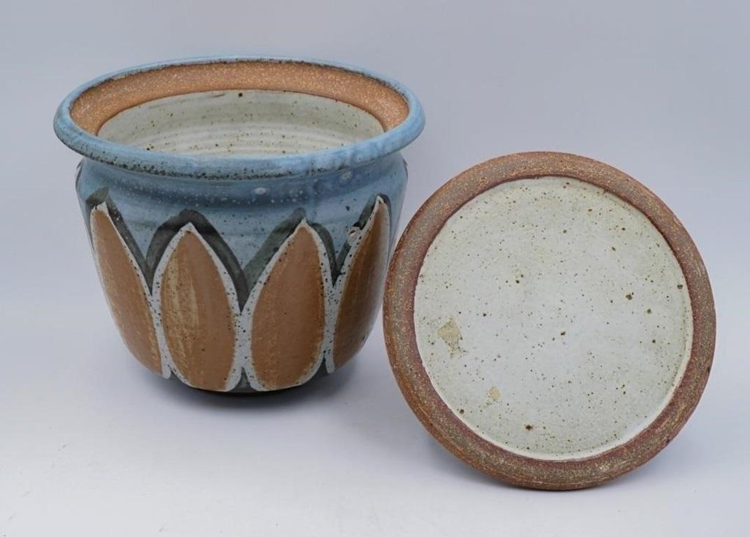 Vintage Mid 20th Century Large Joel Edwards Covered Pot In Good Condition For Sale In Seguin, TX
