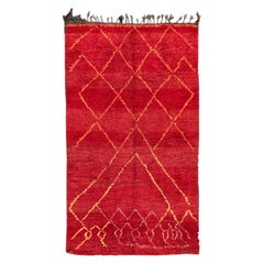 Tapis en laine marocaine tribal rouge vintage du milieu du 20e siècle