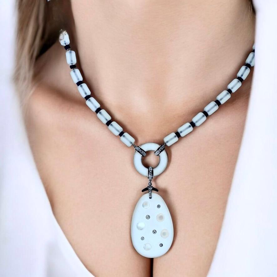 Taglio antico europeo Sautoir d'epoca della metà del XX secolo in cristallo di rocca, diamanti e onice in vendita