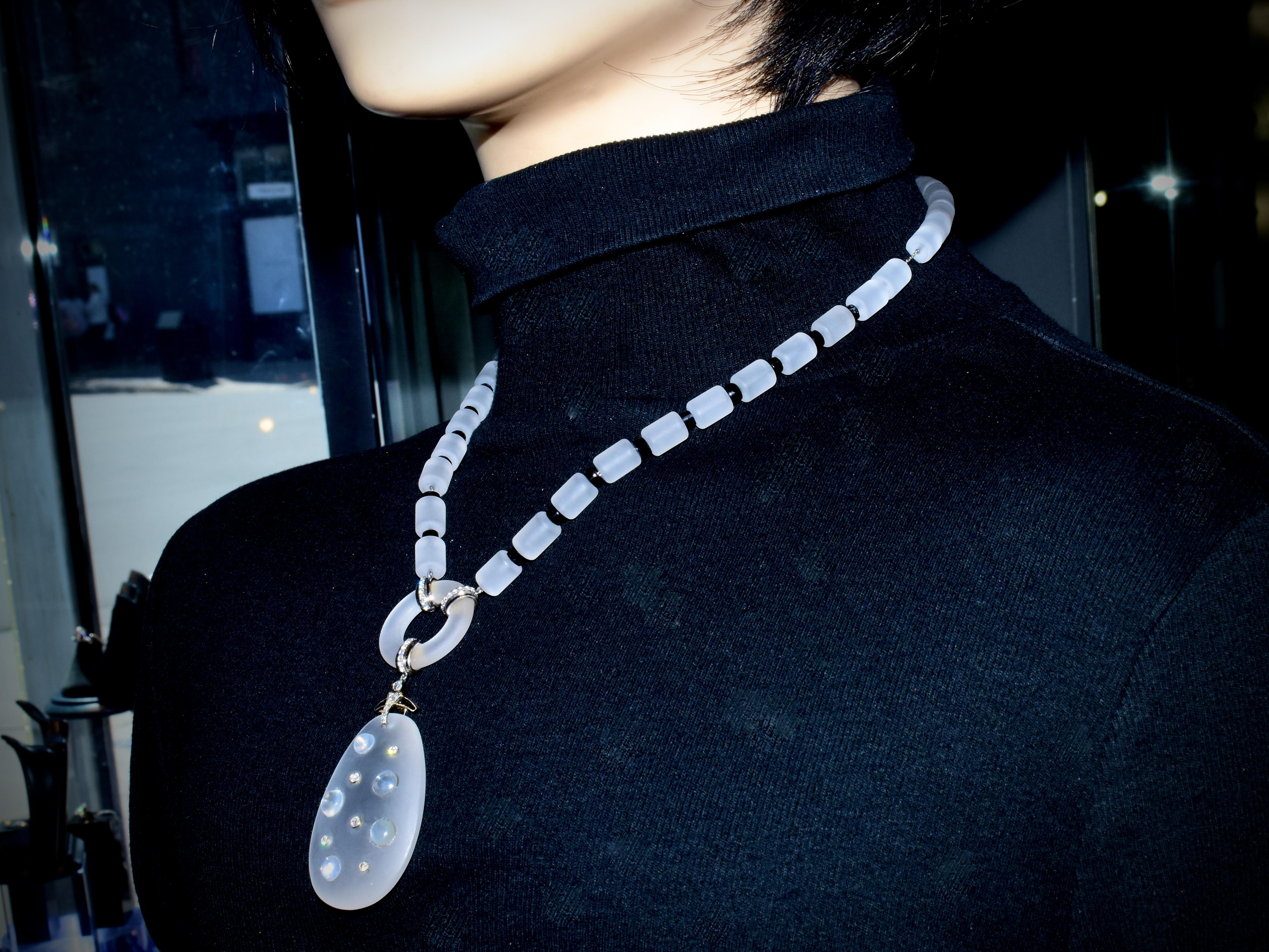 Sautoir d'epoca della metà del XX secolo in cristallo di rocca, diamanti e onice in vendita 1