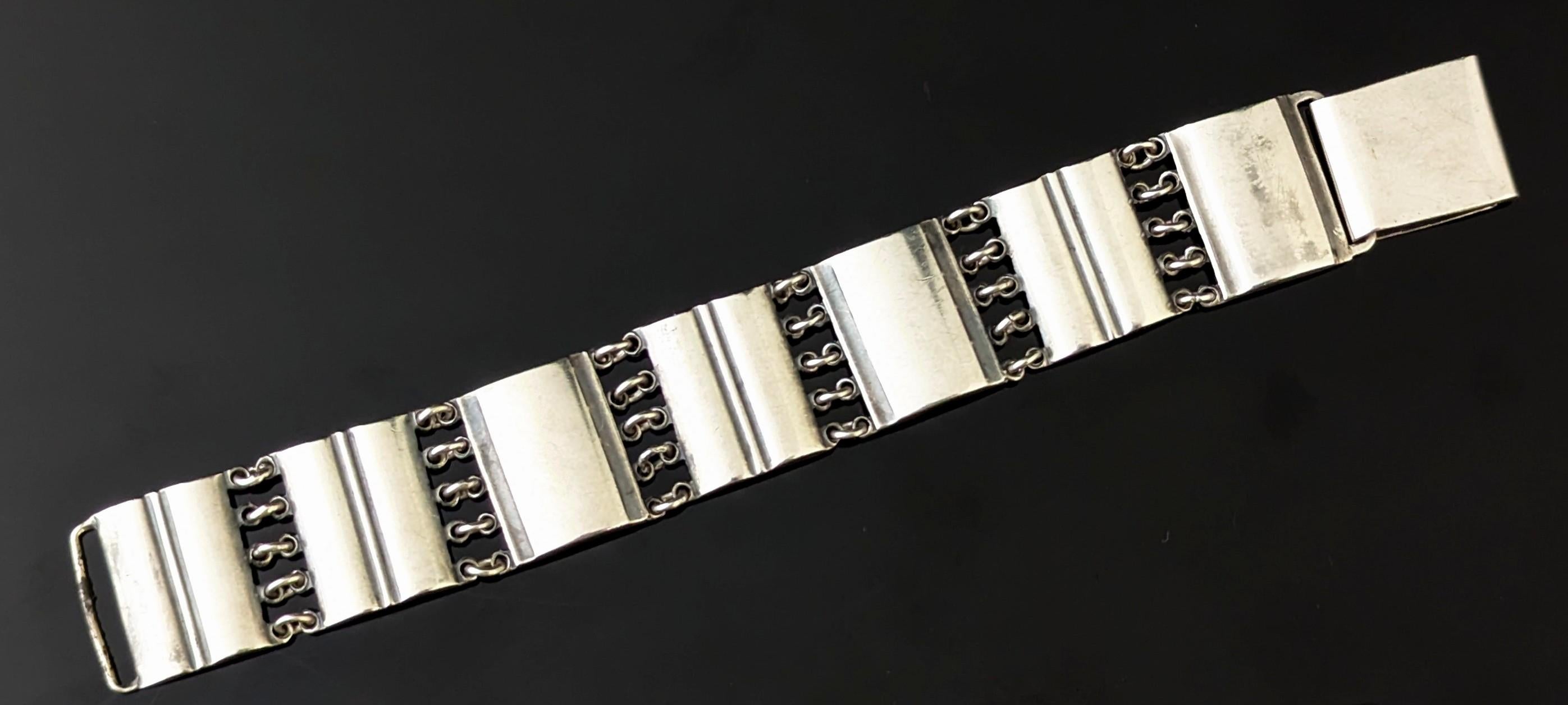 Bracciale a pannelli in argento vintage della metà del XX secolo in vendita 2
