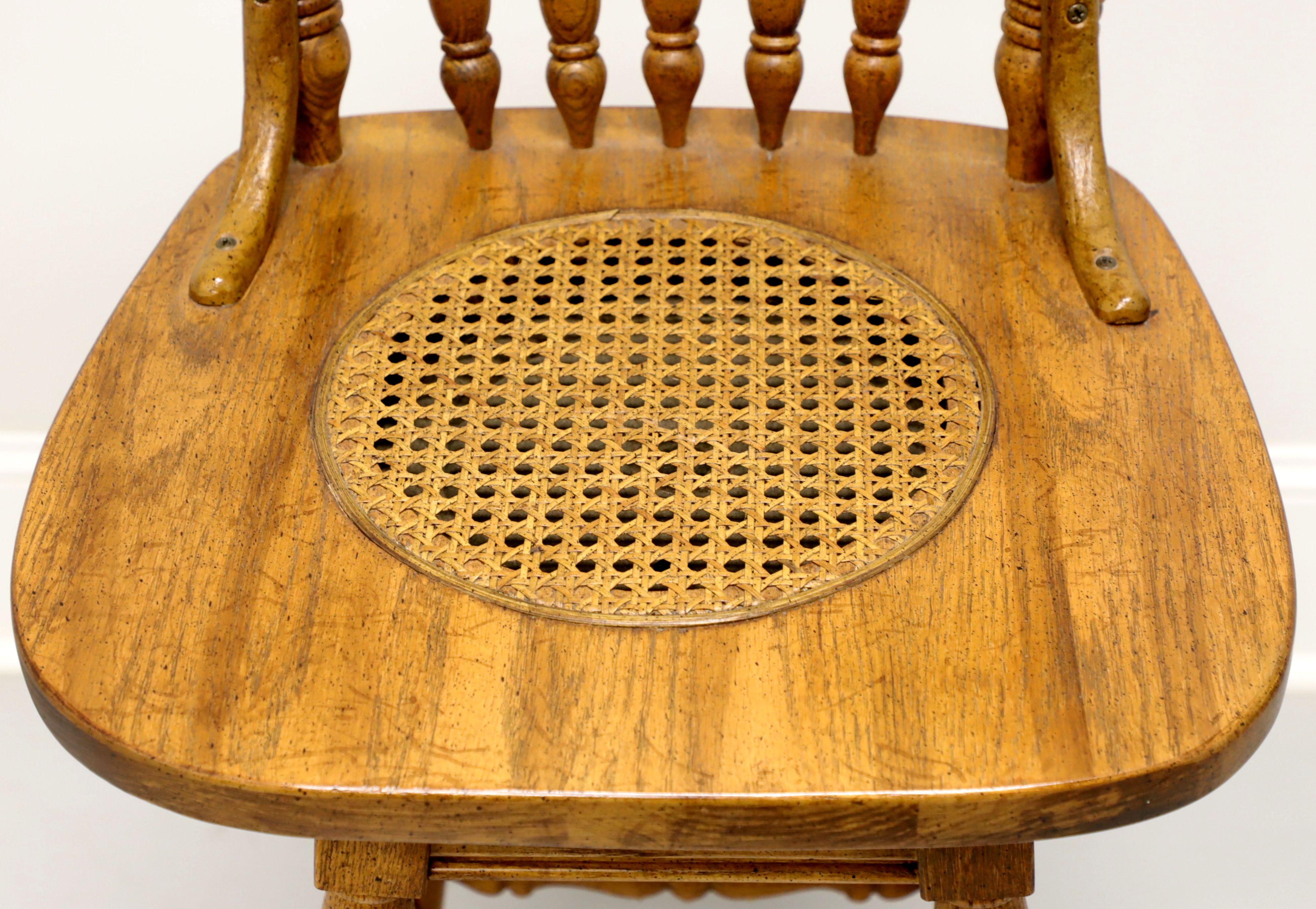 Mid 20th Century Solid Oak Bar with Paw Feet and 3 Barstools 8