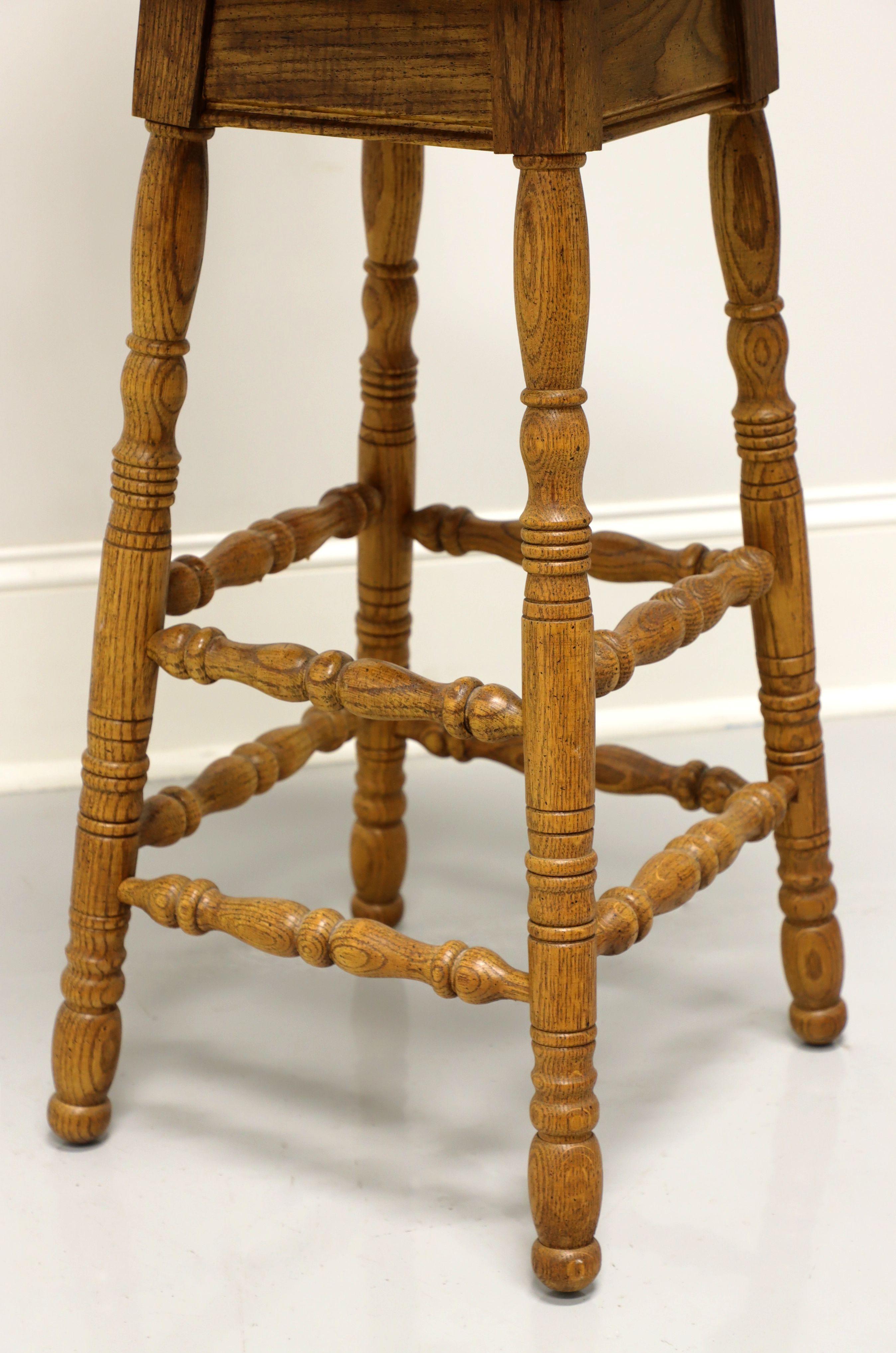 Mid 20th Century Solid Oak Bar with Paw Feet and 3 Barstools 9