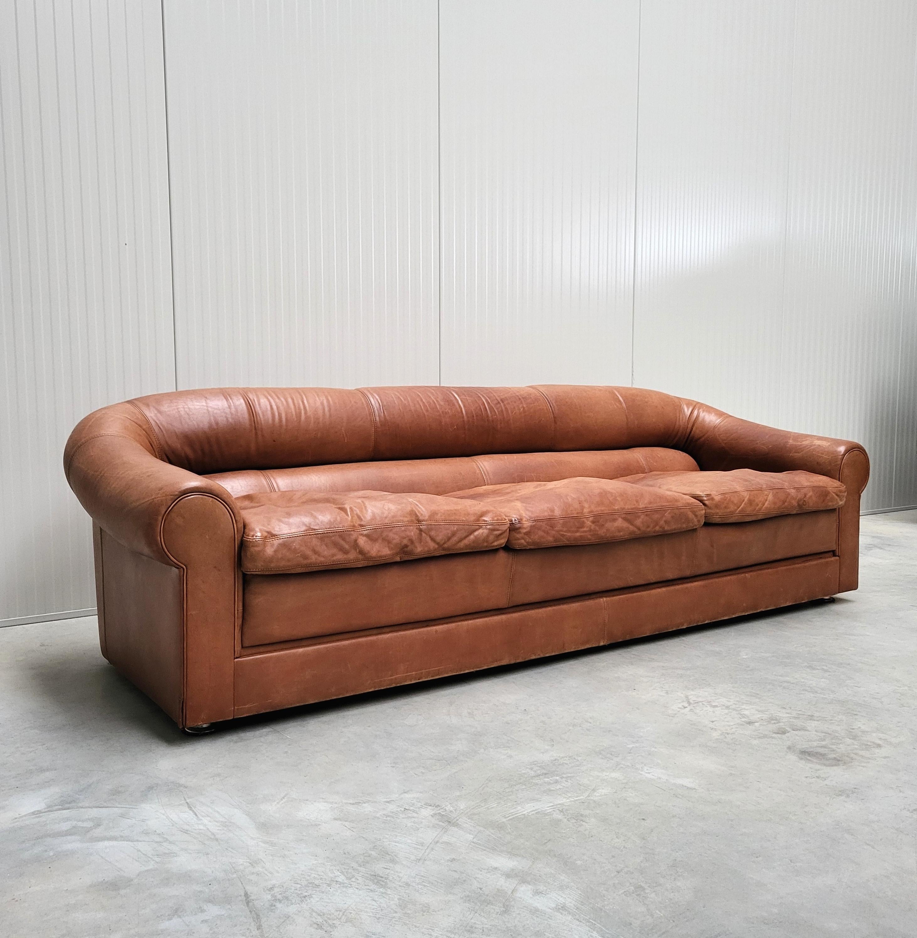 Hand-Crafted Vintage Mid Brown Club Sofa Italian Designer 1970s For Sale